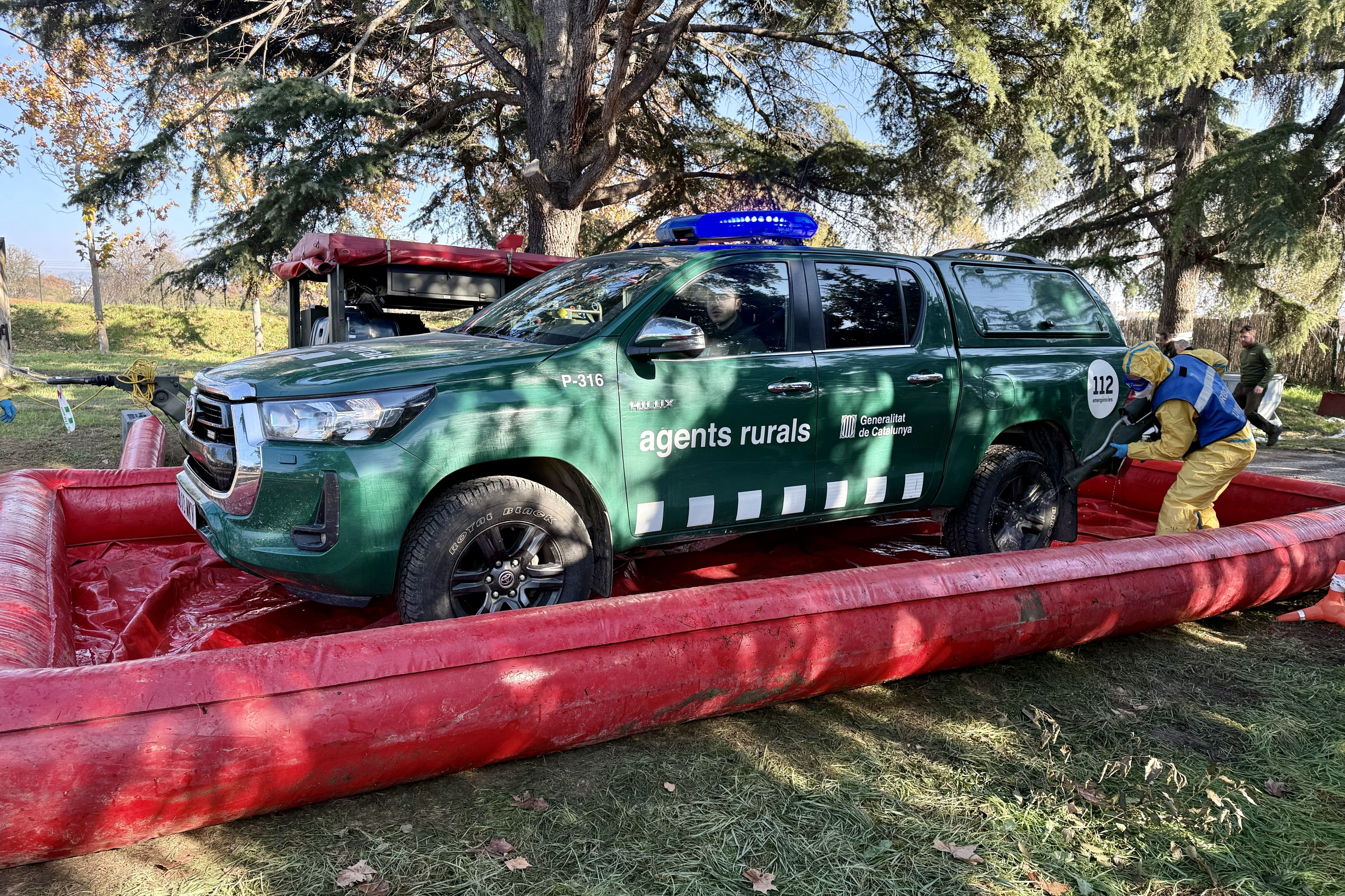 Desinfecció de vehicles en l'operatiu FOTO: ACN