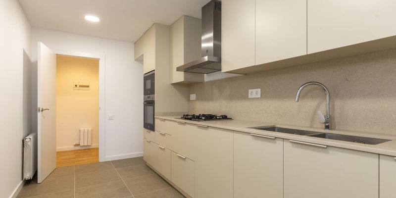 Cuina-office del fantàstic habitatge al Parc Central disponible a AMAT Immobiliaris. FOTO: Cedida