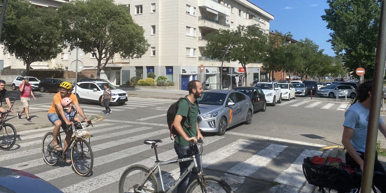 Protesta pels veïns del passeig de Francesc Macià per pacificar la zona. FOTO: Jan Romaní (TOT Sant Cugat)