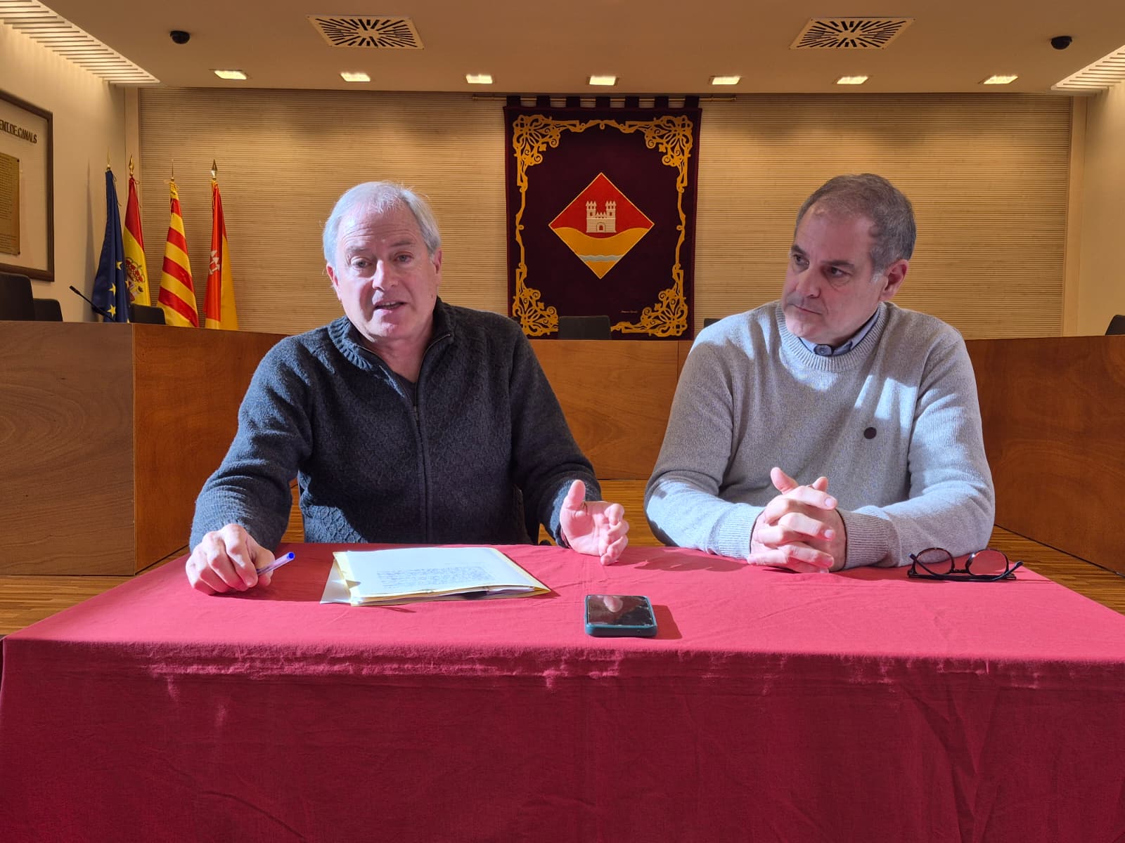 Ramon Segura, vocal d'Economia, i Juanjo Cortés, president de Valldoreix FOTO: TOT Sant Cugat