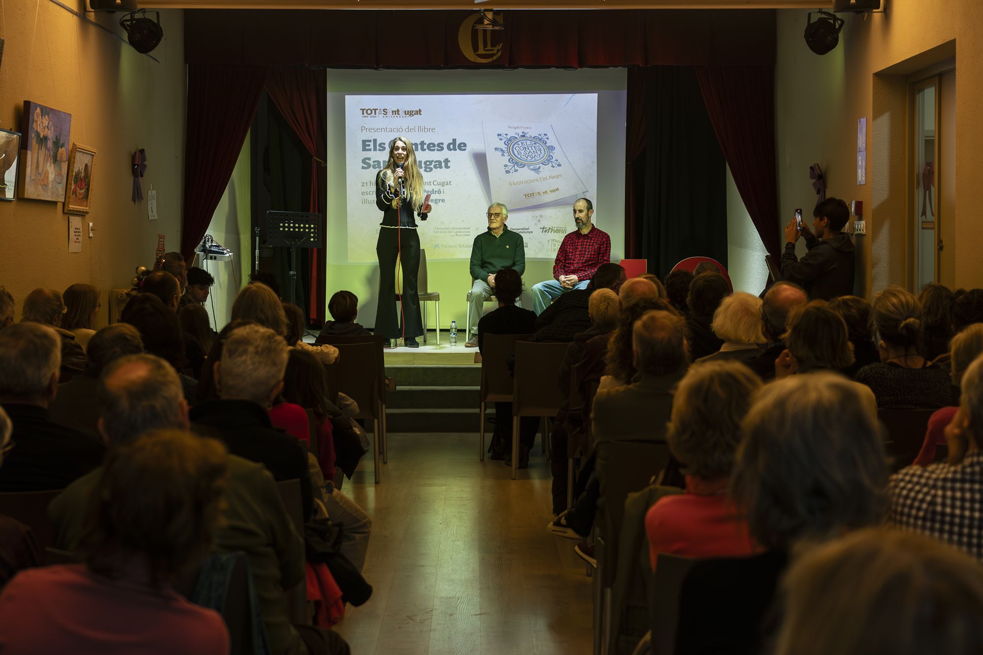 Presentació del llibre de contes infantils del 40è aniversari del TOT Sant Cugat. FOTO: Mireia Comas (TOT Sant Cugat)