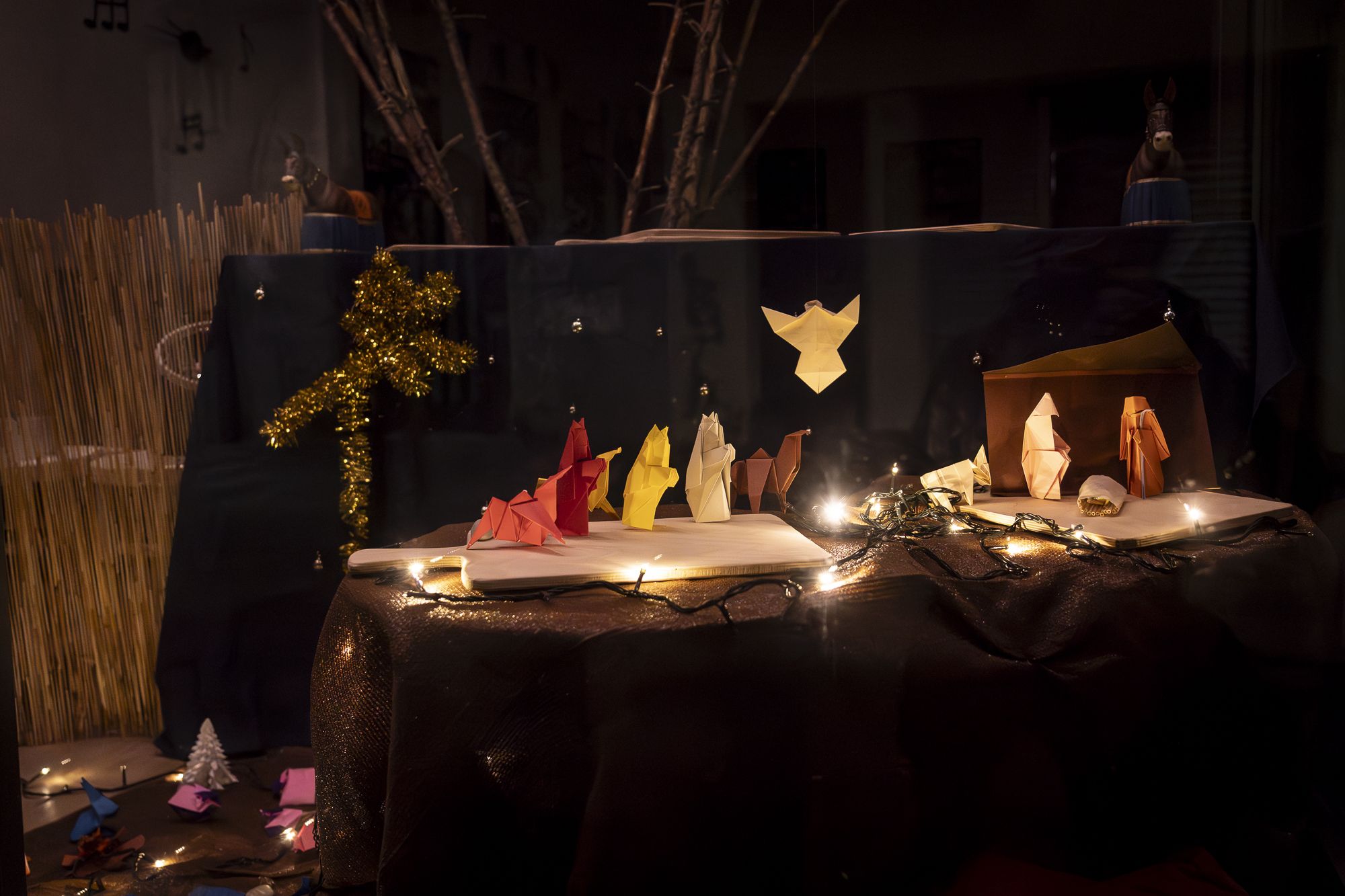 Pessebre del carrer de Castillejos, 24 (Escola de Música Tradicional de Sant Cugat).  FOTO: Mireia Comas (TOT Sant Cugat)