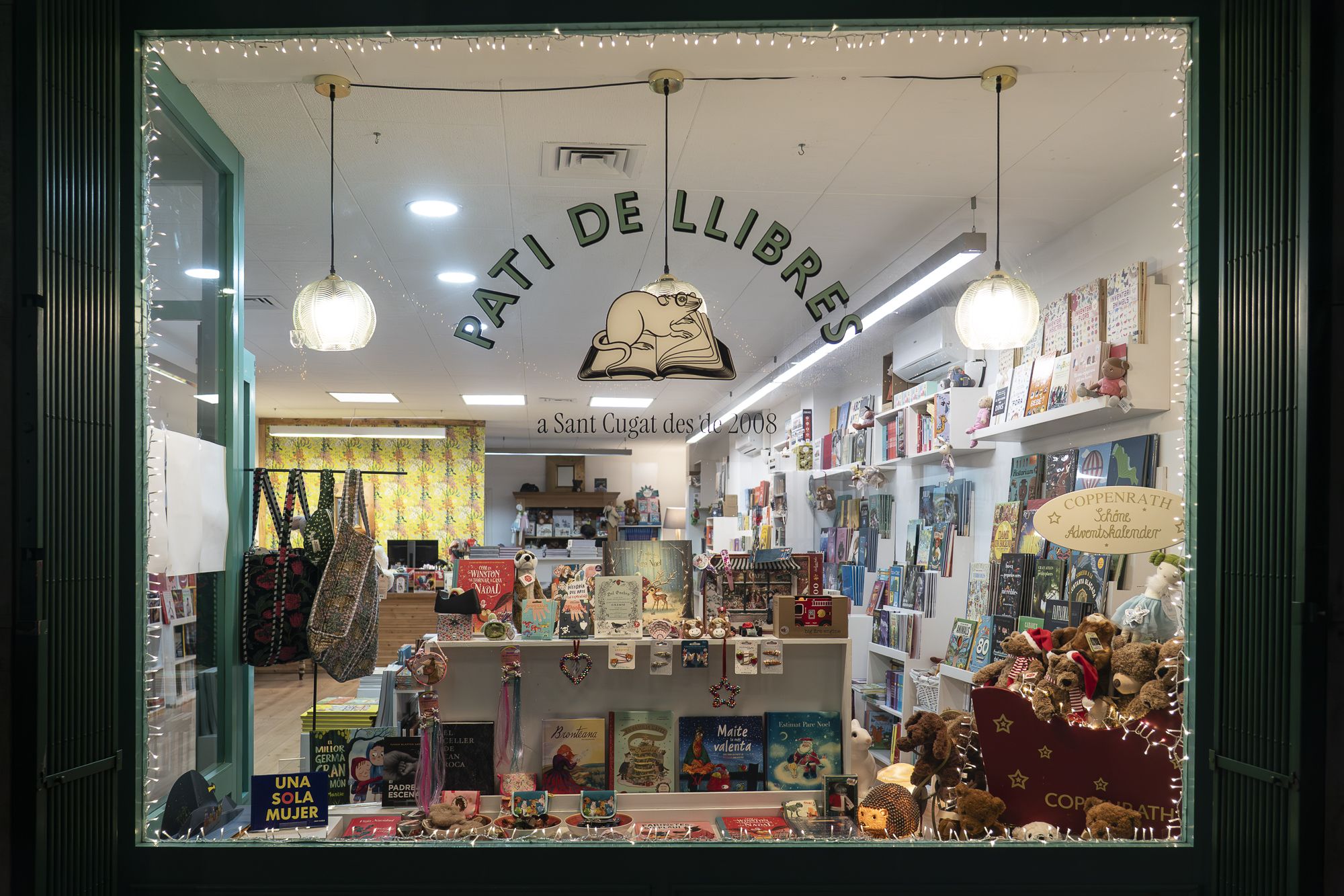 Pessebre al carrer de Sant Ramon, 30, local 2 (Pati de Llibres). FOTO: Mireia Comas (TOT Sant Cugat)