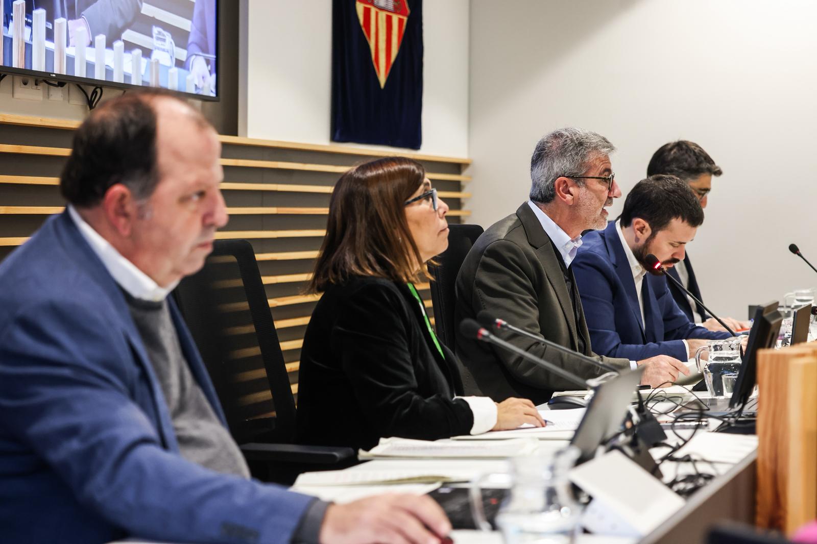 Carles Brugarolas, Cristina Paraira, Josep Maria Vallès, Bernat Picornell i Jordi Puigneró FOTO: Ajuntament de Sant Cugat