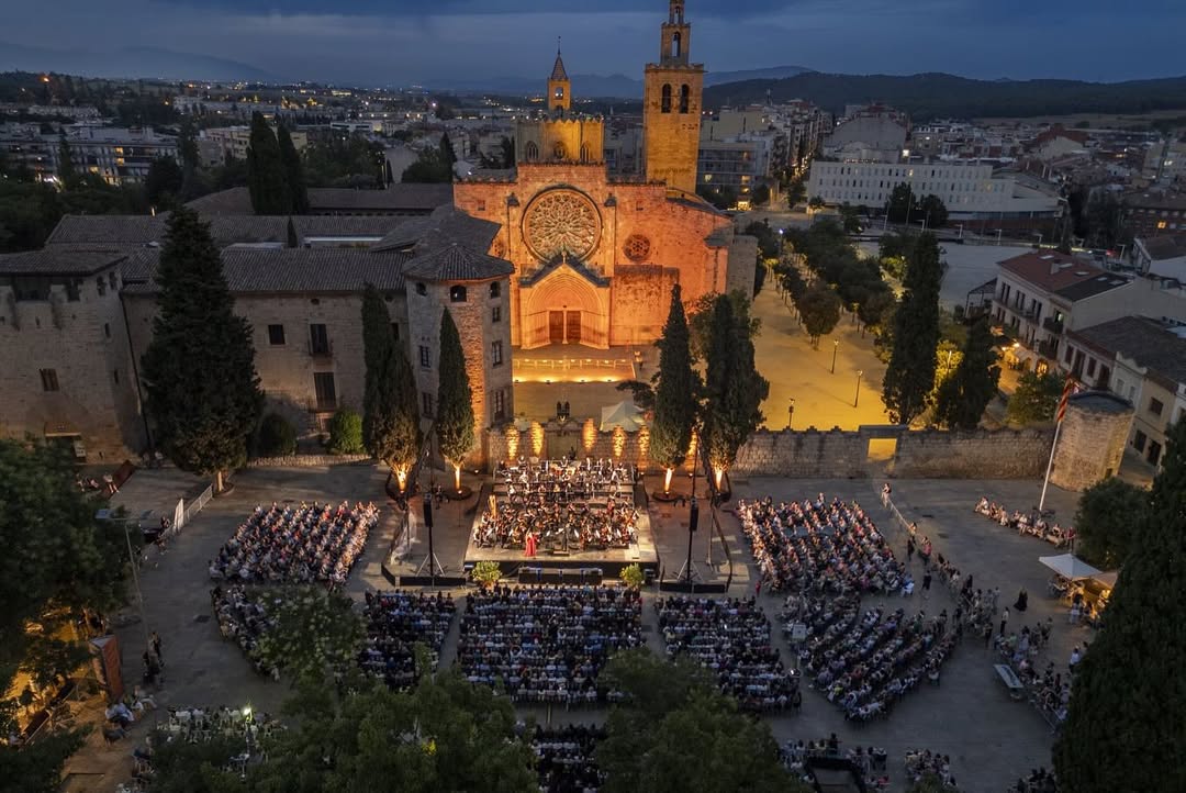 Multitudinari concert de l’Orquestra Simfònica Sant Cugat a la plaça d’Octavià. FOTO: Mané Espinosa