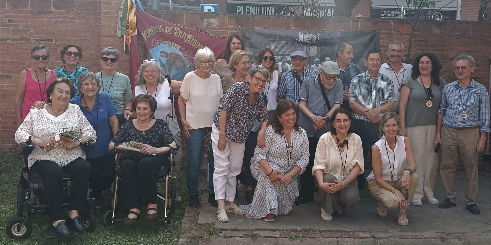 La Penya Regalèssia ja té dones. FOTO: Cedida