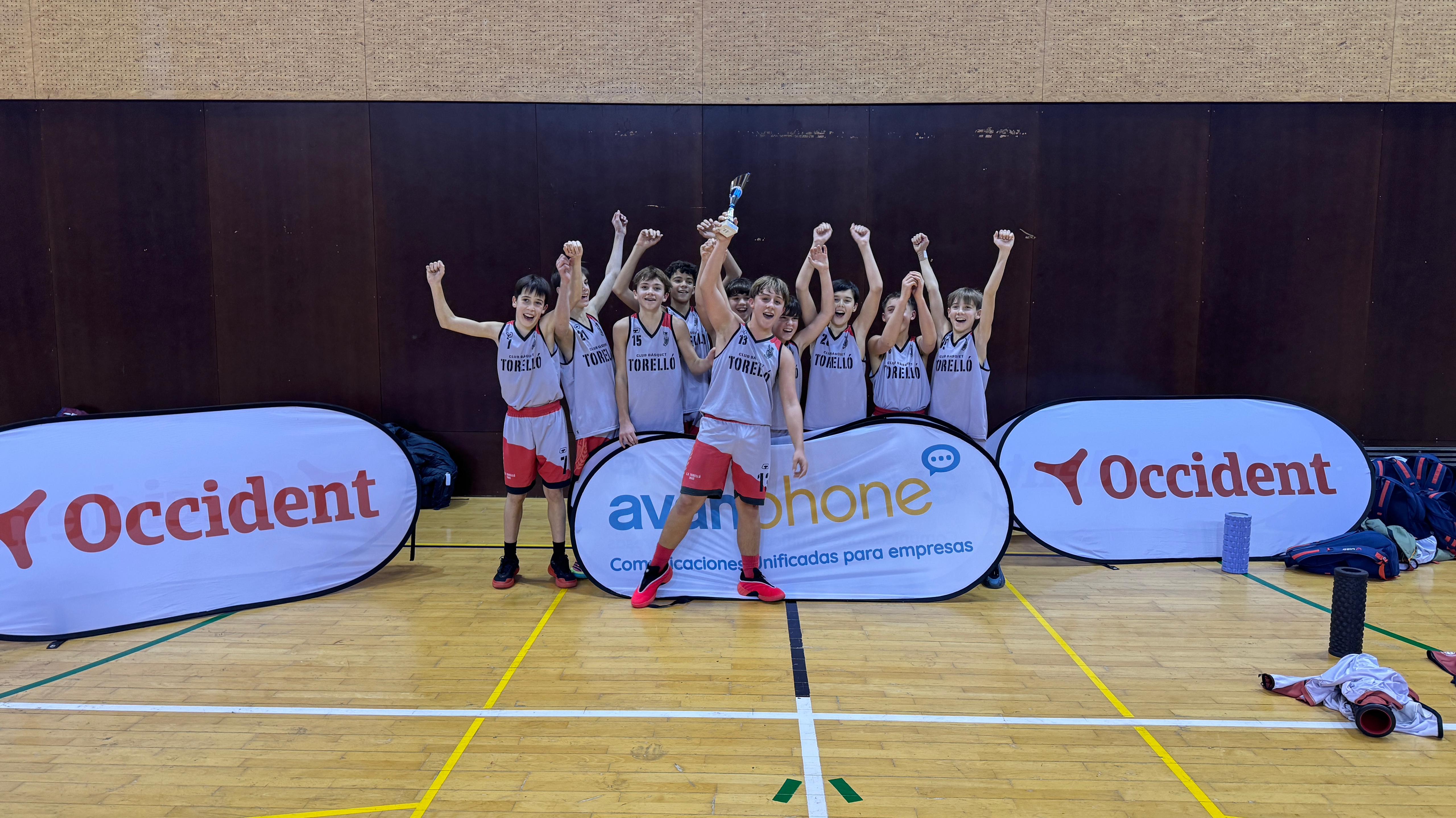 Un dels equips guanyadors de l'11a edició del Torneig de Reis de bàsquet de la Unió Esportiva Sant Cugat. FOTO: Cedida