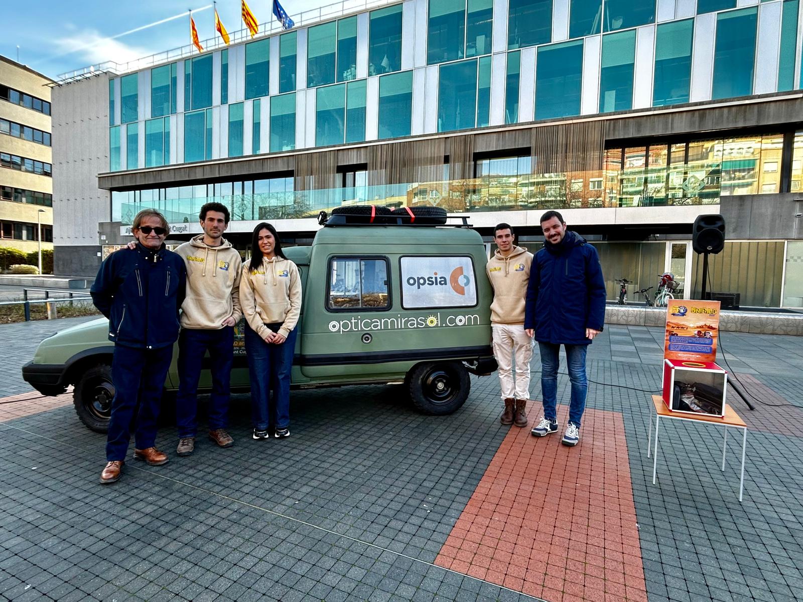 D'esquerra a dreta: Jordi Martínez, Samuel Renaud, Rihab Saddik, Ricard Mestre i Bernat Picornell. FOTO: Ajuntament