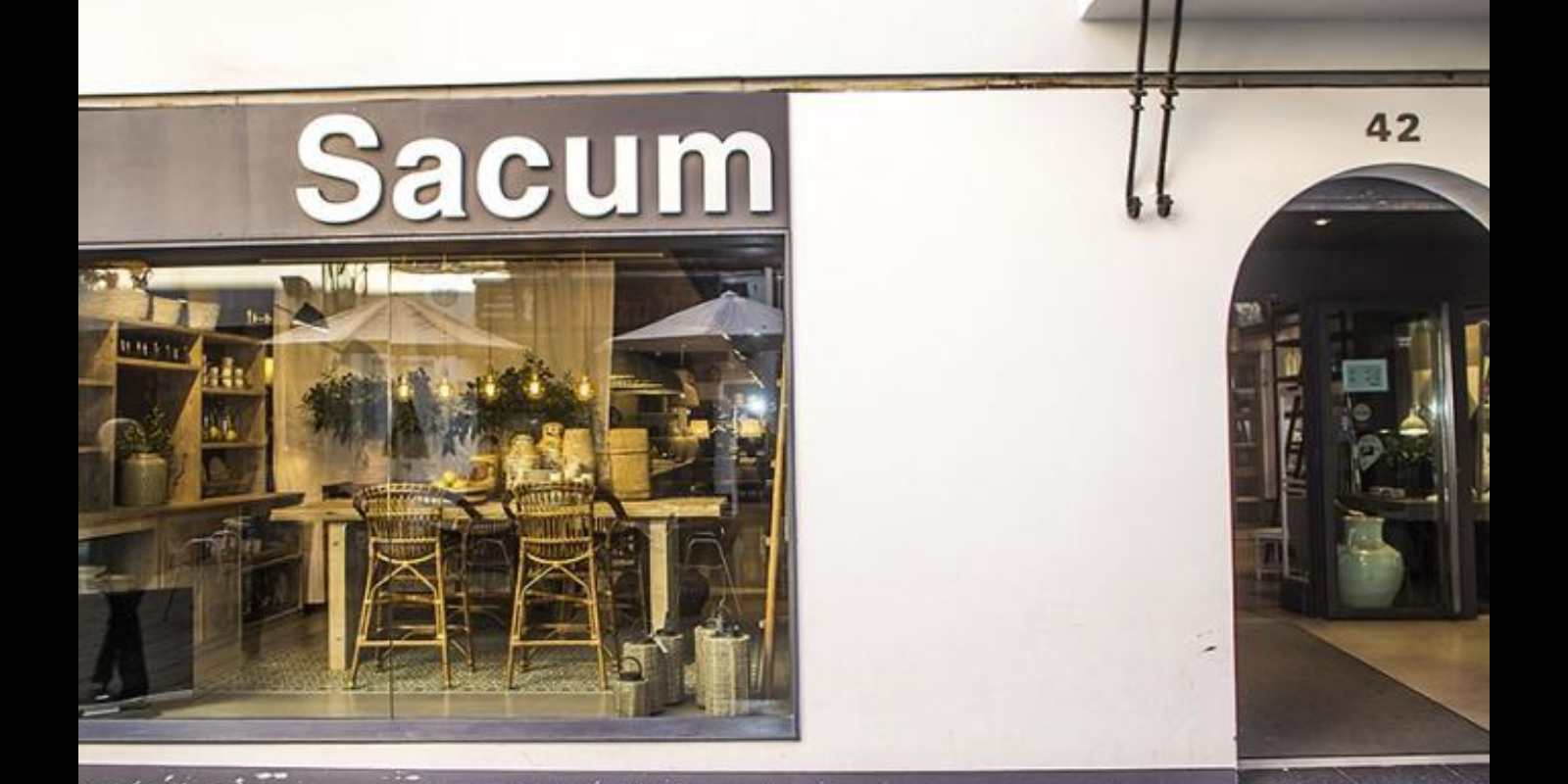 La façada de Sacum al carrer Santiago Rusiñol. FOTO: Sant Cugat Comerç