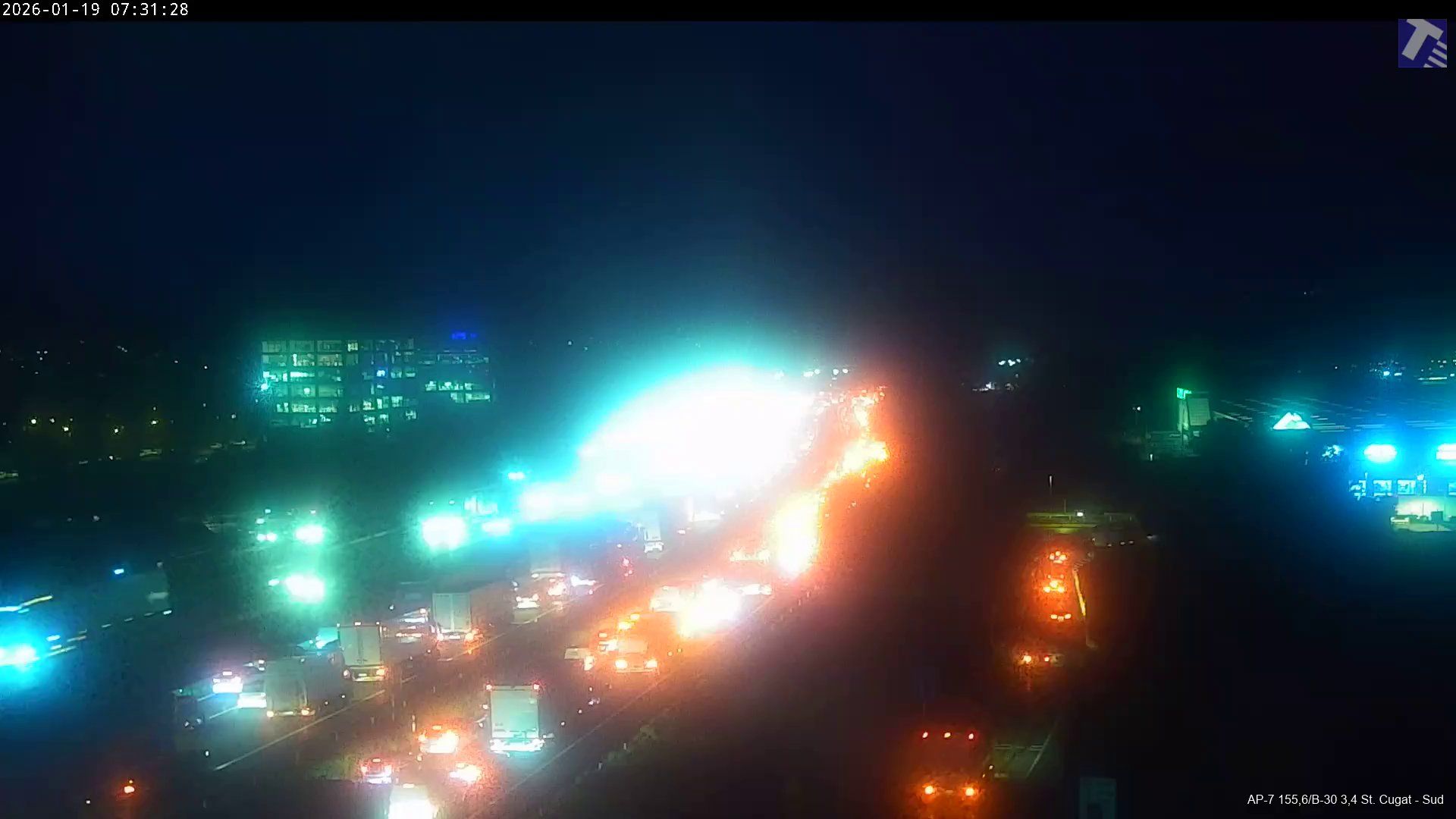 Aturades a l'autopista en el seu pas per Sant Cugat FOTO: Trànsit