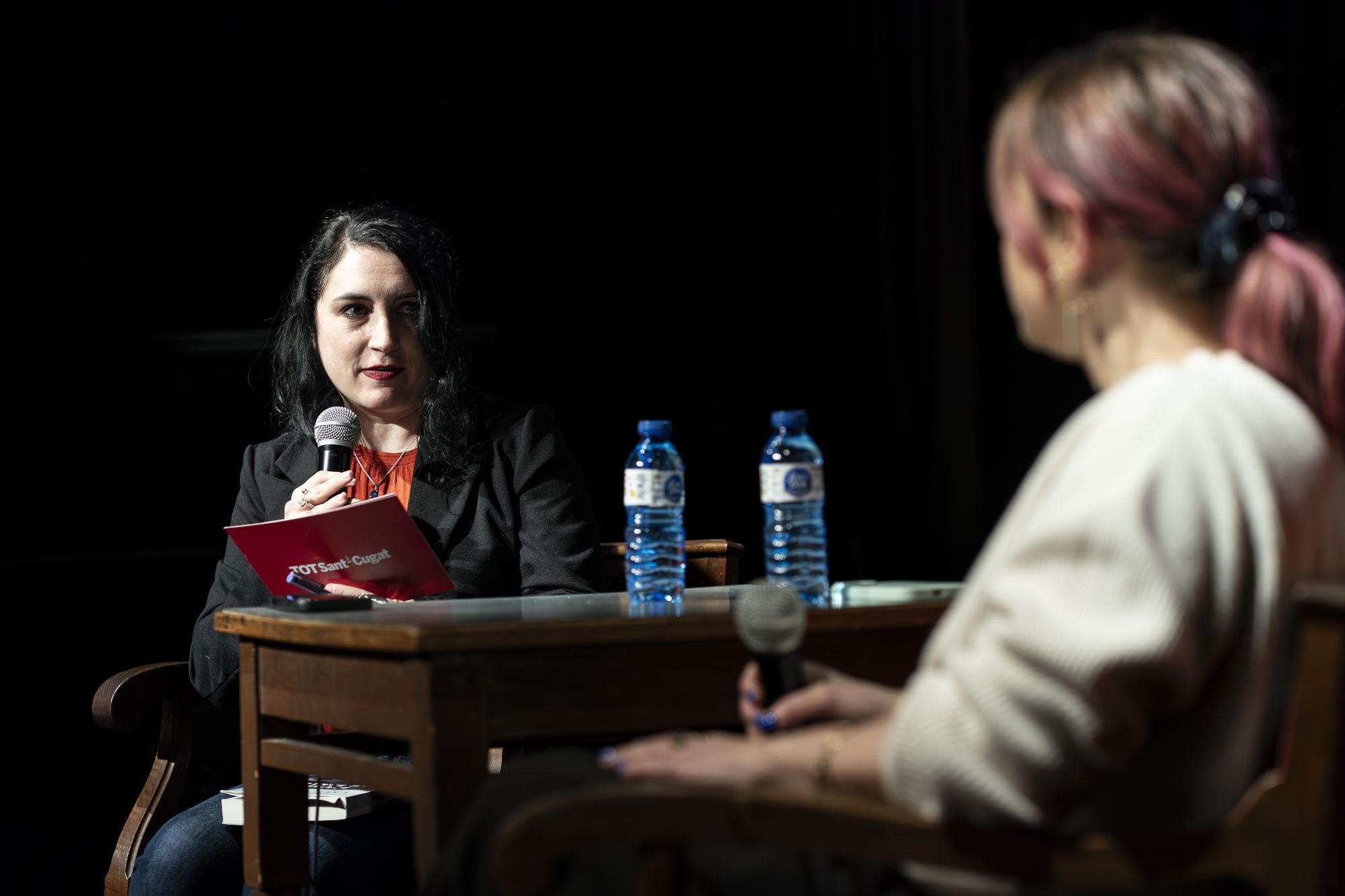 Presentació del llibre 'L'udol de l'aigua' de Laia Vilaseca. FOTO: Mireia Comas (TOT Sant Cugat)