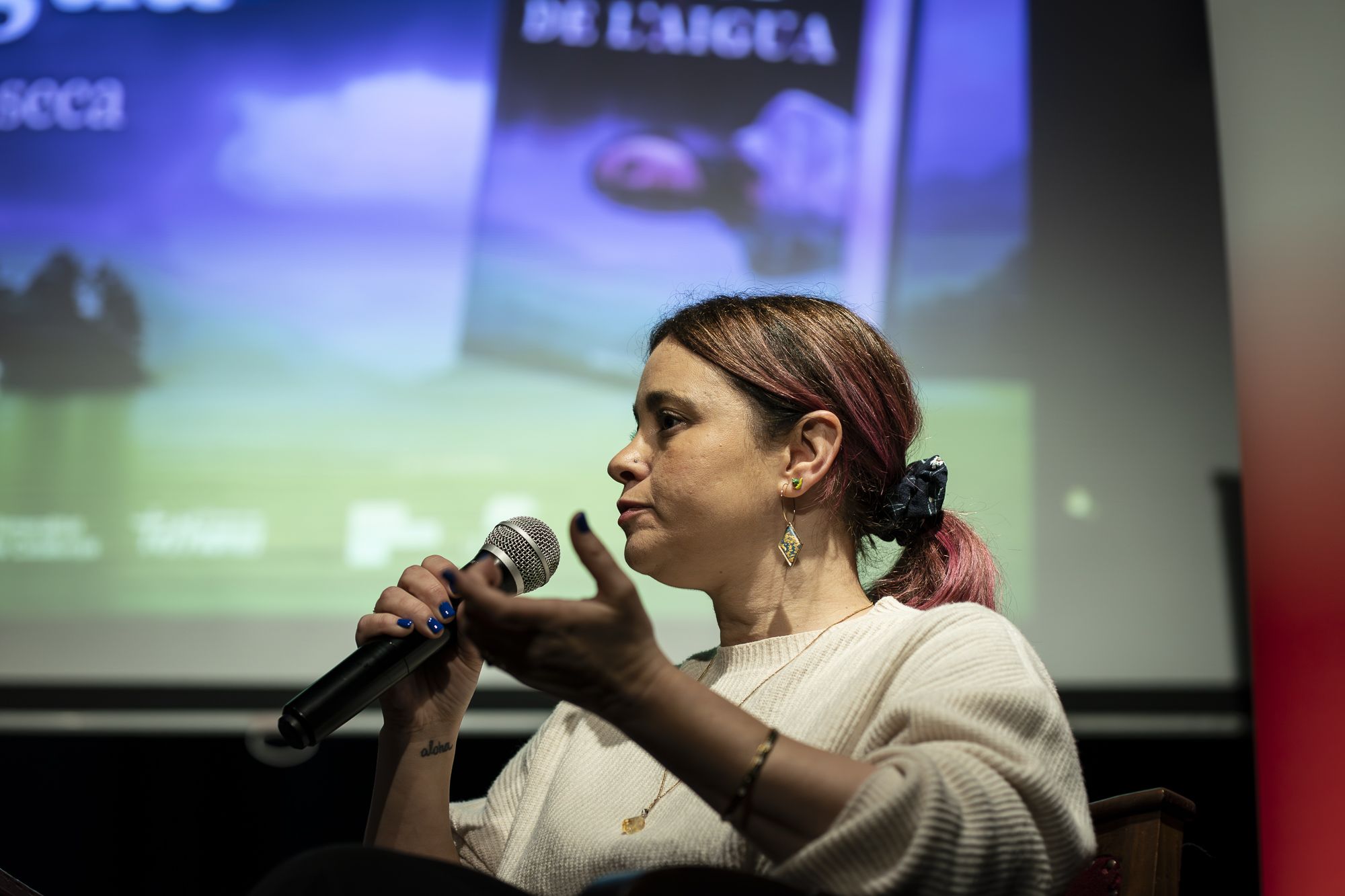 Presentació del llibre 'L'udol de l'aigua' de Laia Vilaseca. FOTO: Mireia Comas (TOT Sant Cugat)