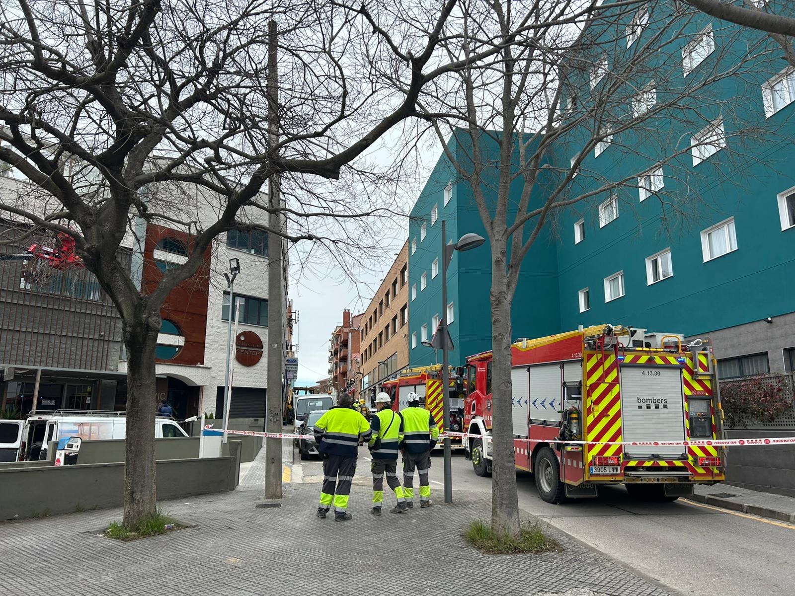 El carrer de Vic, tallat per una fuita de gas FOTO: TOT Sant Cugat