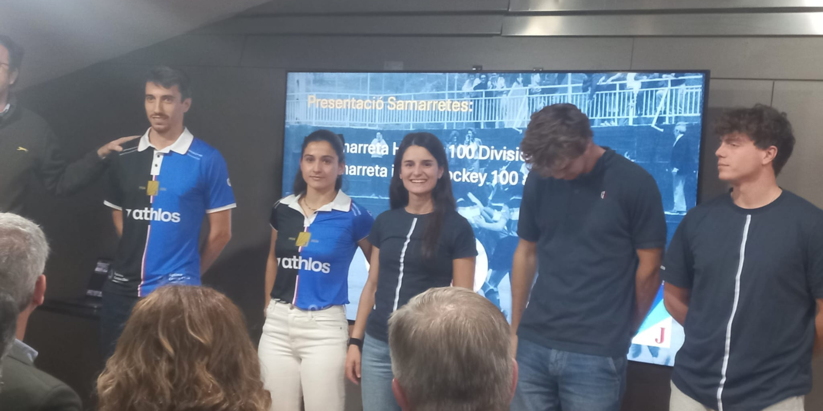 Presentació de les samarretes del Hockey Junior. FOTO: TOT Sant Cugat