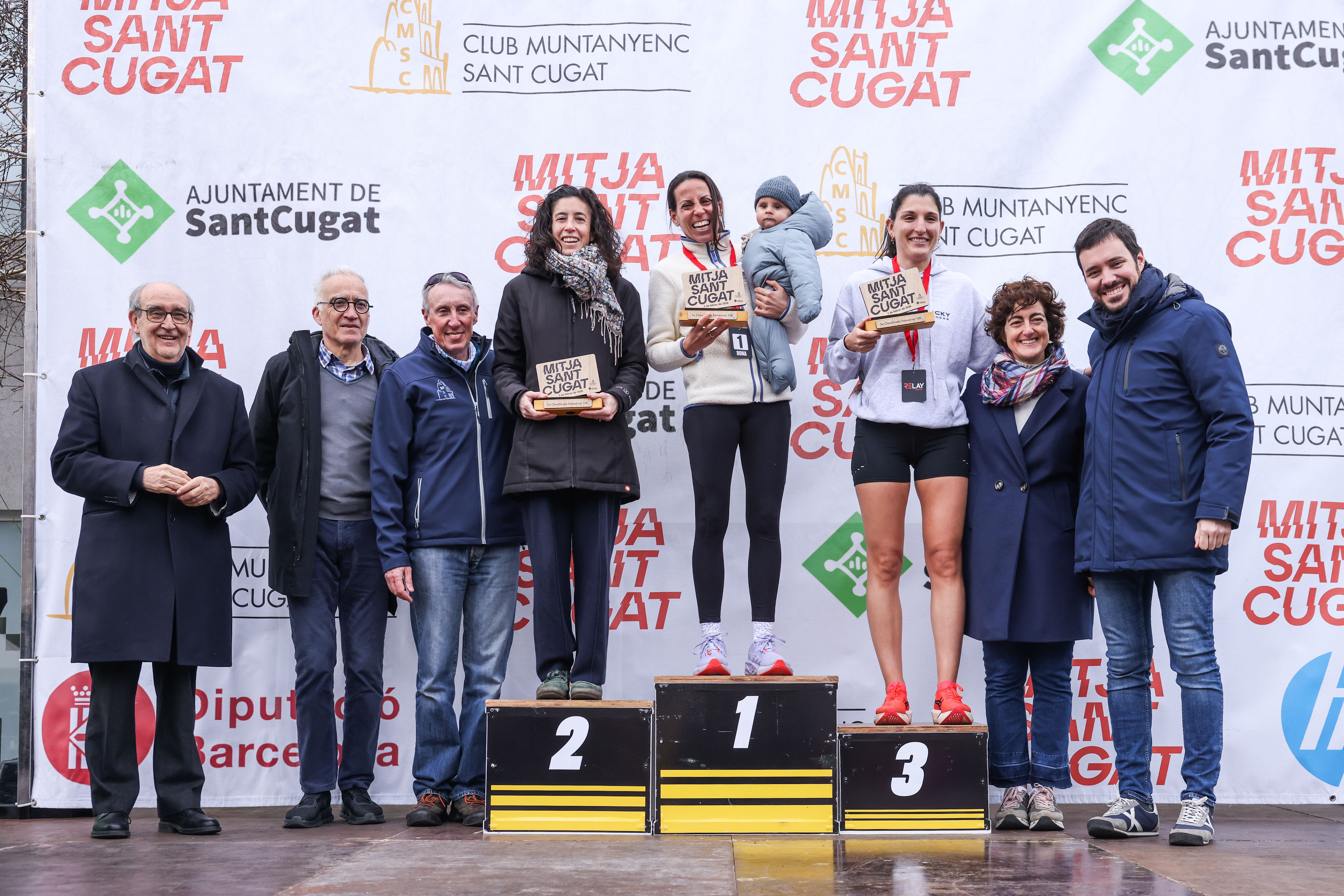 Anna Beltran 1ra, Laura Bel 2na i Sonia Samper 3ra en la distància dels 10 quilòmetres FOTO: Ajuntament 