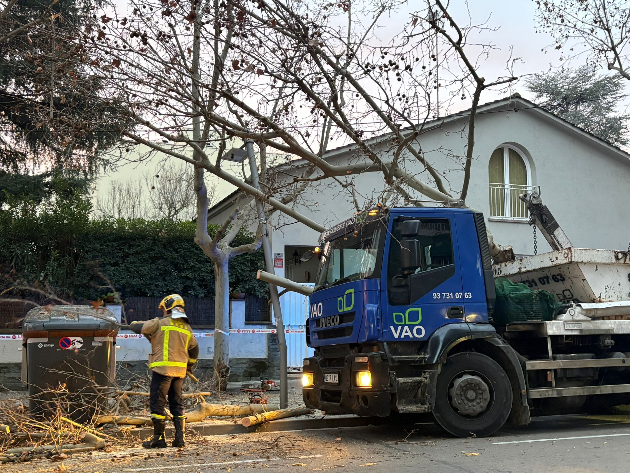 El camió accidentat a la rambla de Ribatallada FOTO: Àgata Guinó (TOT Sant Cugat)