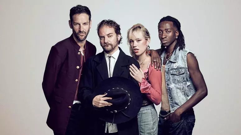 L'obra està protagonitzada per Pol López, Albert Prat, Mia Sala-Patau i Soribah Ceesay FOTO: Cedida