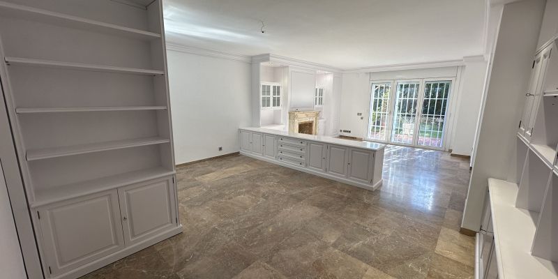 Saló-menjador de la casa adossada a l'eixample de Sant Cugat. FOTO: Cedida