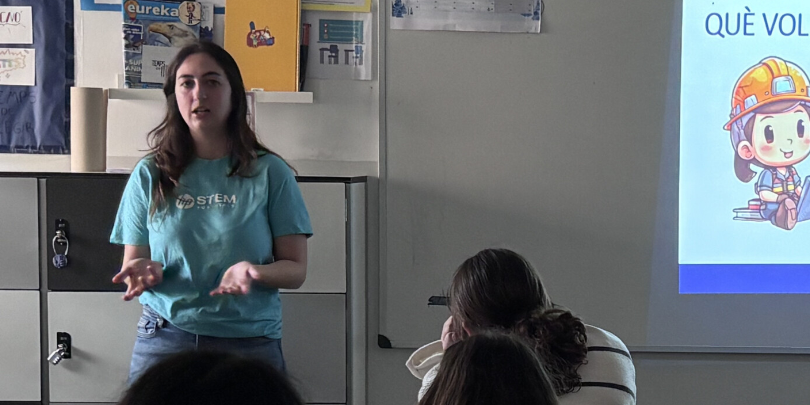 Martina Monells, a la classe d'ESO de l'Institut Joaquima Pla i Farreras. FOTO: Cedida