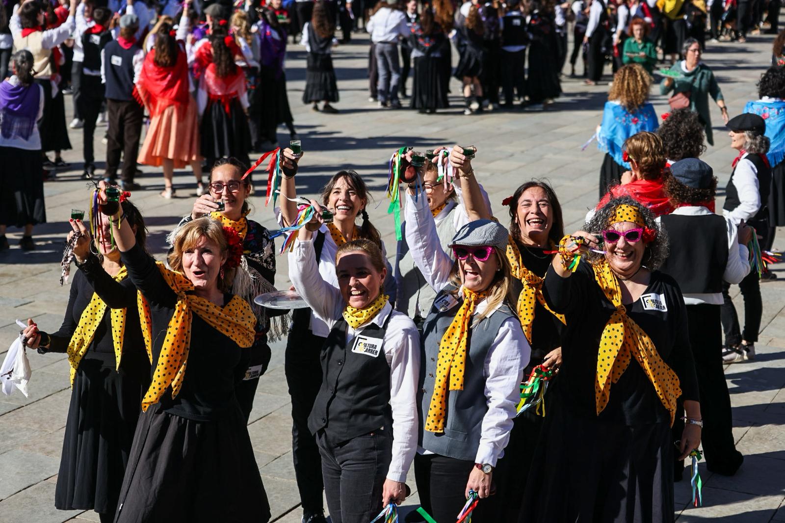 Ball de Gitanes de Carnaval a la plaça d'Octavià FOTO: Ajuntament