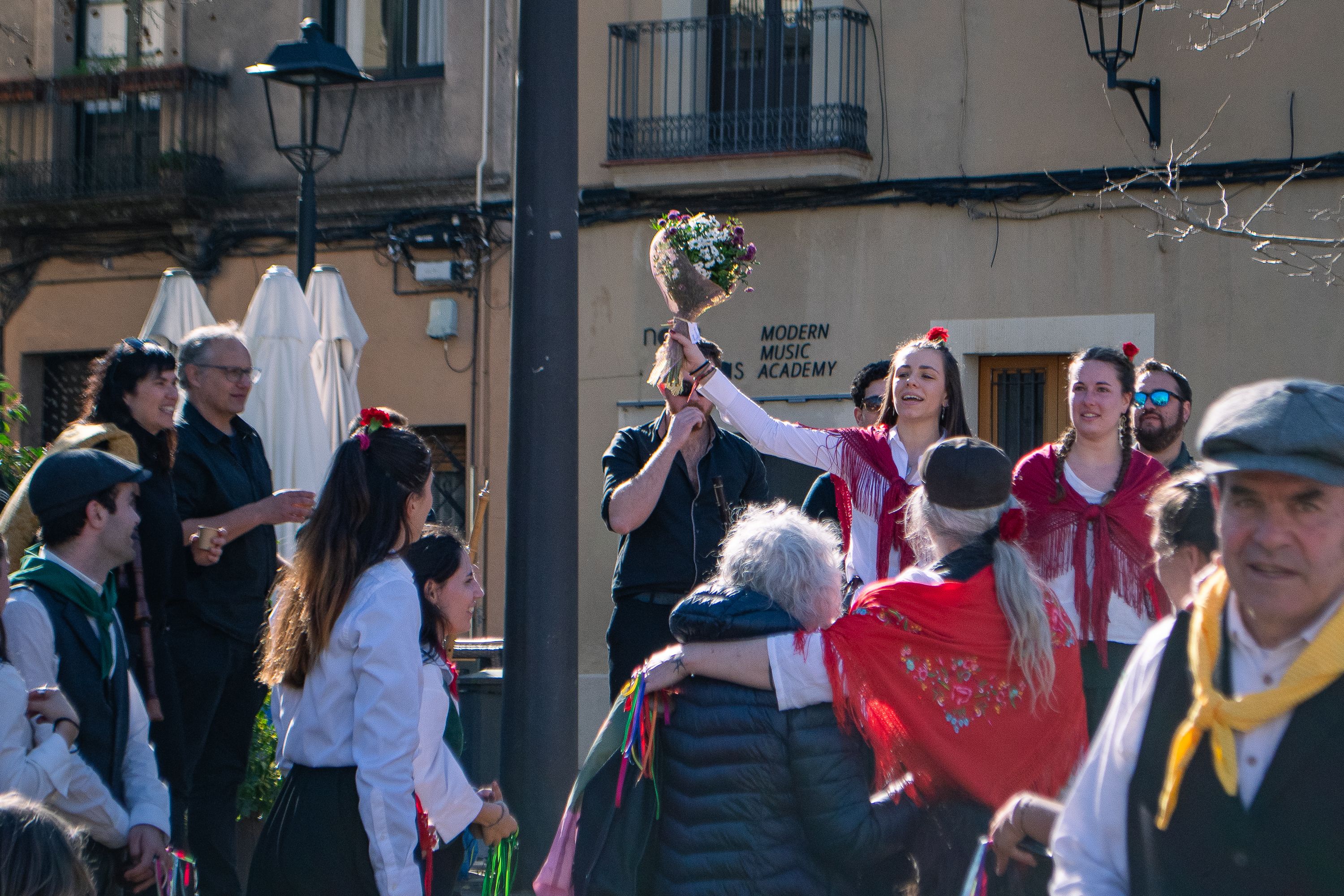 Ball de Gitanes desoctaviades a la plaça de Barcelona FOTO: Pol Rodríguez (TOT Sant Cugat)