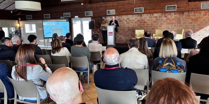 Una cinquantena de professionals del sector van assistir a la trobada. FOTO: JR Armadàs
