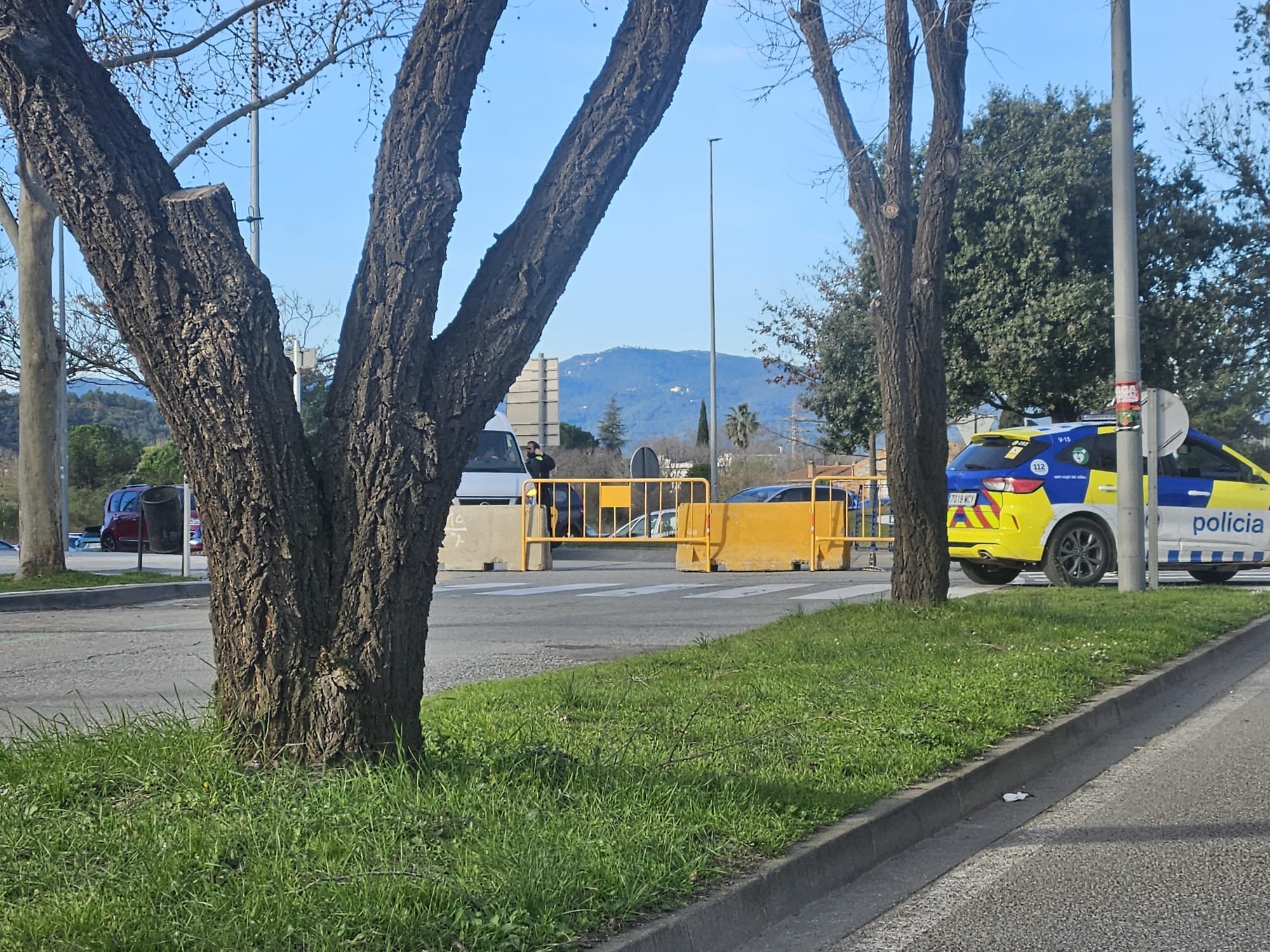 El carrer de Josep Trueta està tallat al trànsit per solucionar l'avaria FOTO: M.Cervantes 