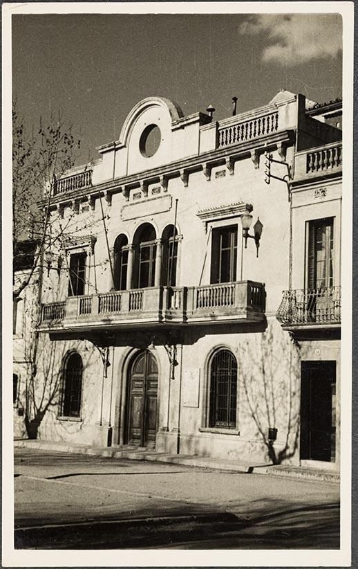 Ajuntament de la plaça Barcelona (1932-2007). FOTO: Cabanas. Fons Cabanas (fotògrafs). Arxiu Municipal de Sant Cugat] 