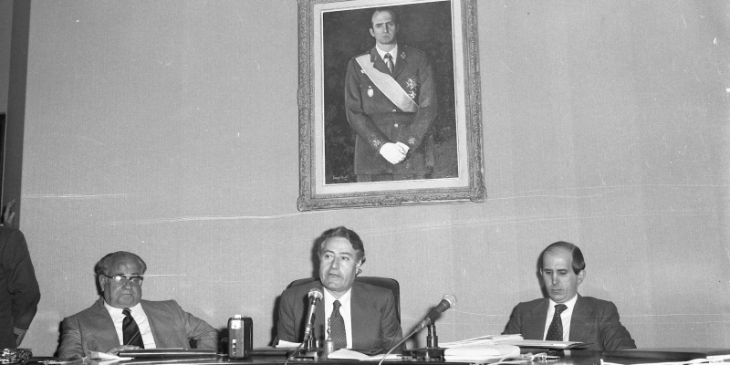 Constitució de l’Ajuntament de Sant Cugat el 1979 amb Àngel Casas FOTO: Carles Cabanas. Fons Cabanas (fotògrafs). 1979. AMSCV 