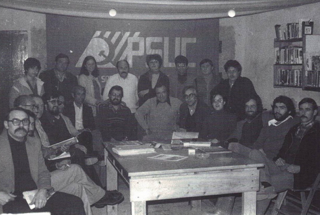 Militants del partit a la seva seu durant la transició democràtica a Sant Cugat. FOTO: PSUC