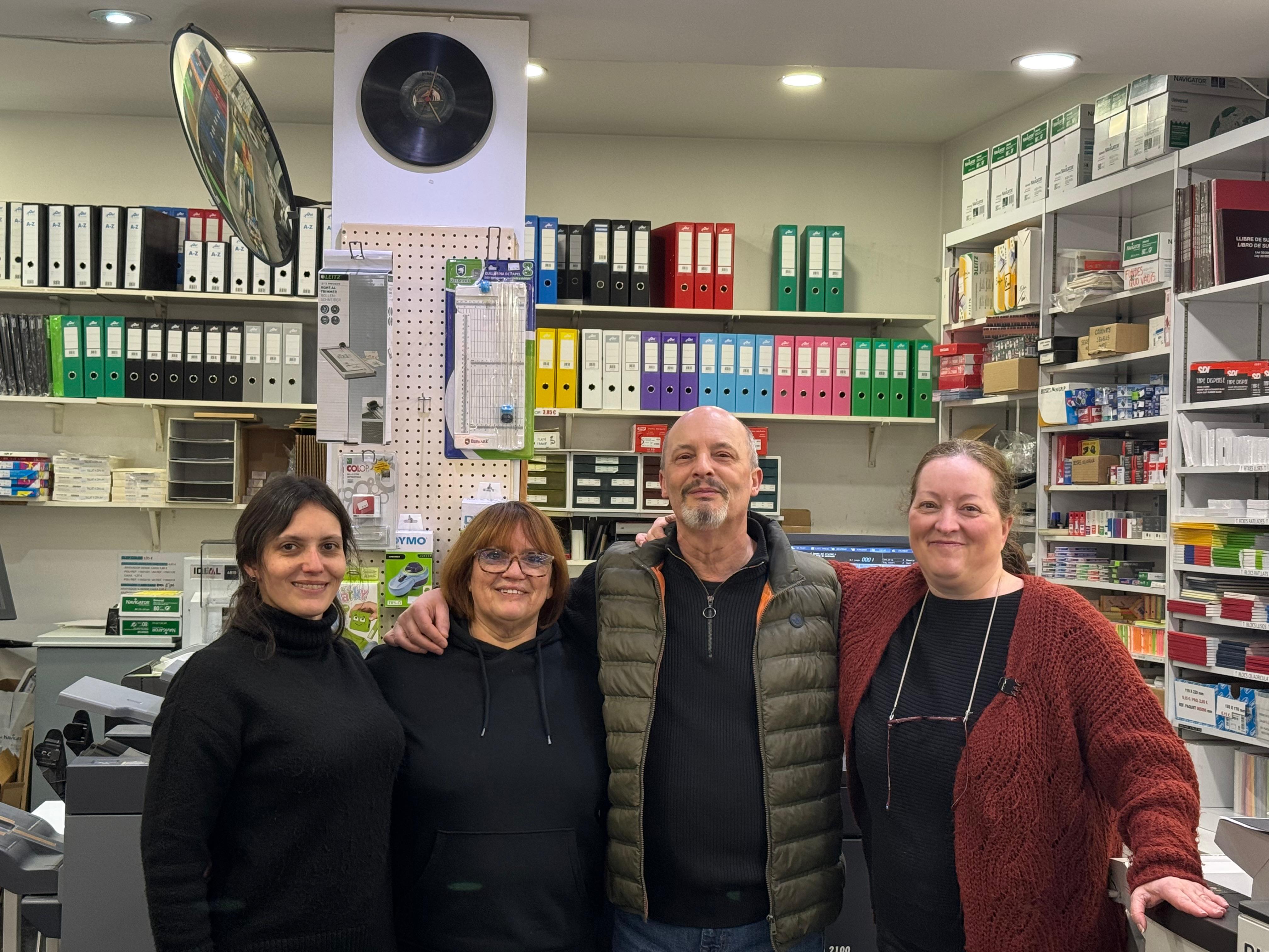 L'Equip d'Arpali. Al mig, Dolors Lladós i Manel Lladós. FOTO: TOT