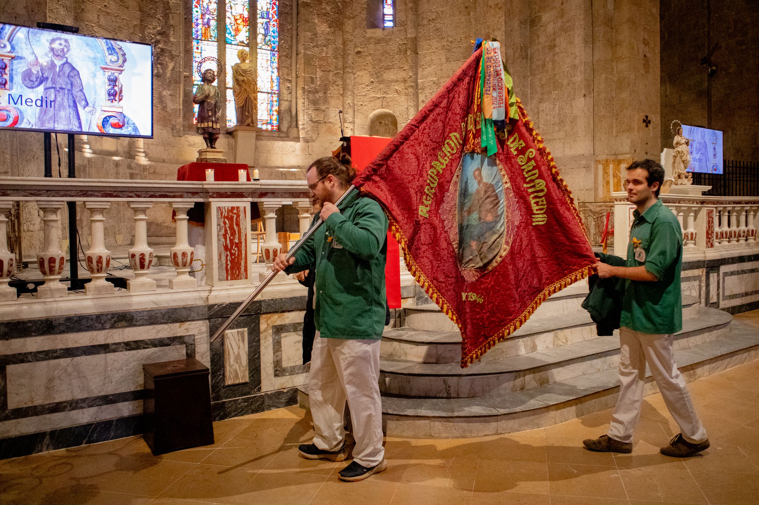 Missa al Monestir en honor a Sant Medir amb els banderers  FOTO: Joana Arribas (TOT Sant Cugat)