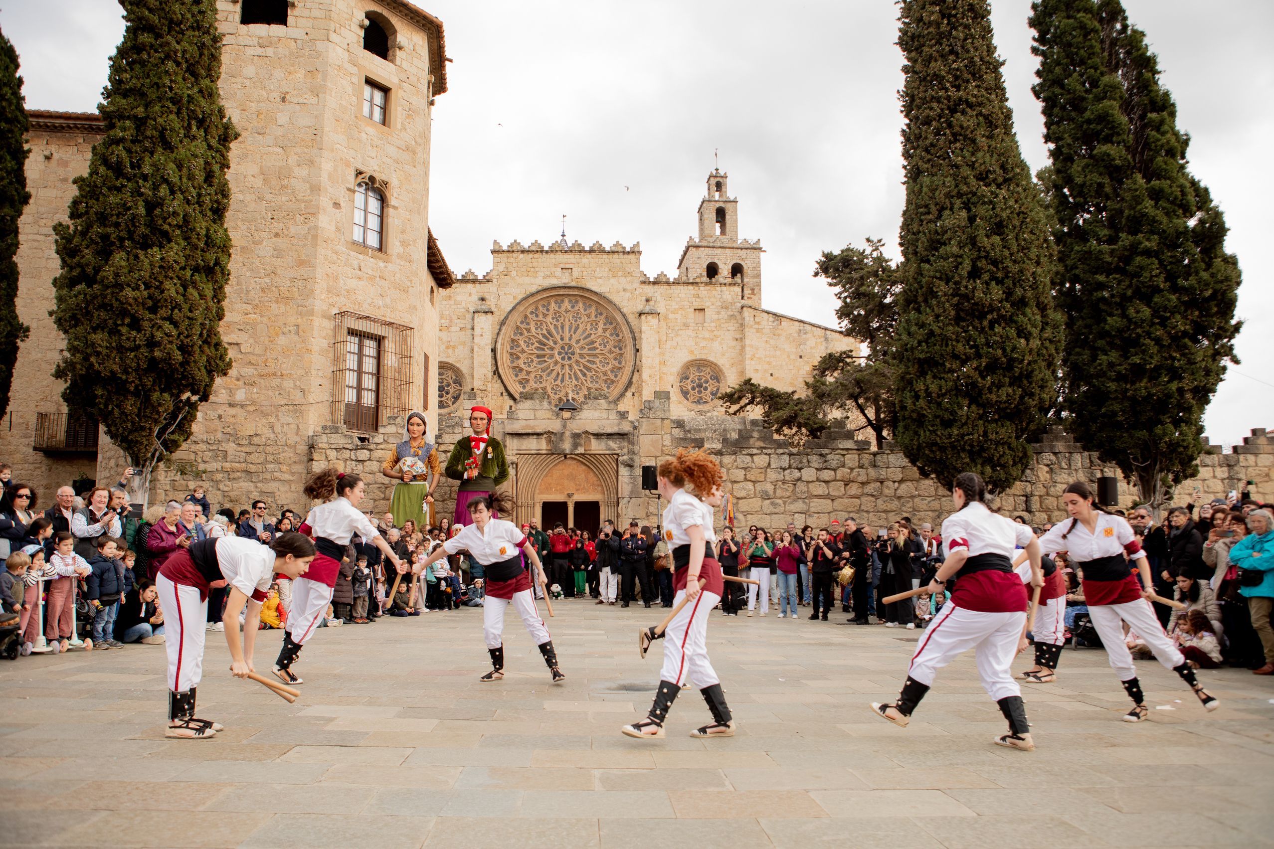 Balls de lluïment de la cultura popular FOTO: Joana Arribas (TOT Sant Cugat)
