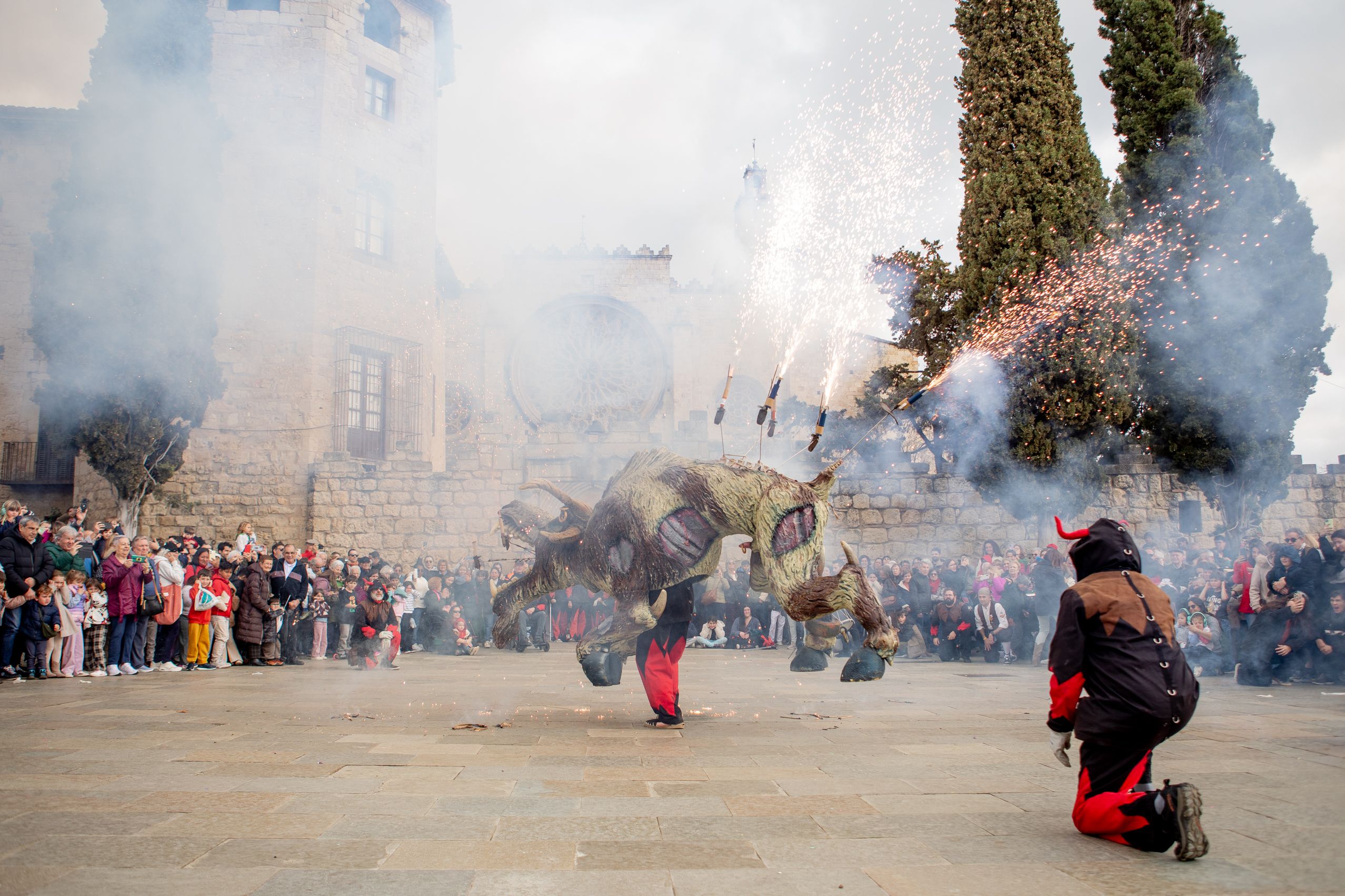 Balls de lluïment de la cultura popular FOTO: Joana Arribas (TOT Sant Cugat)