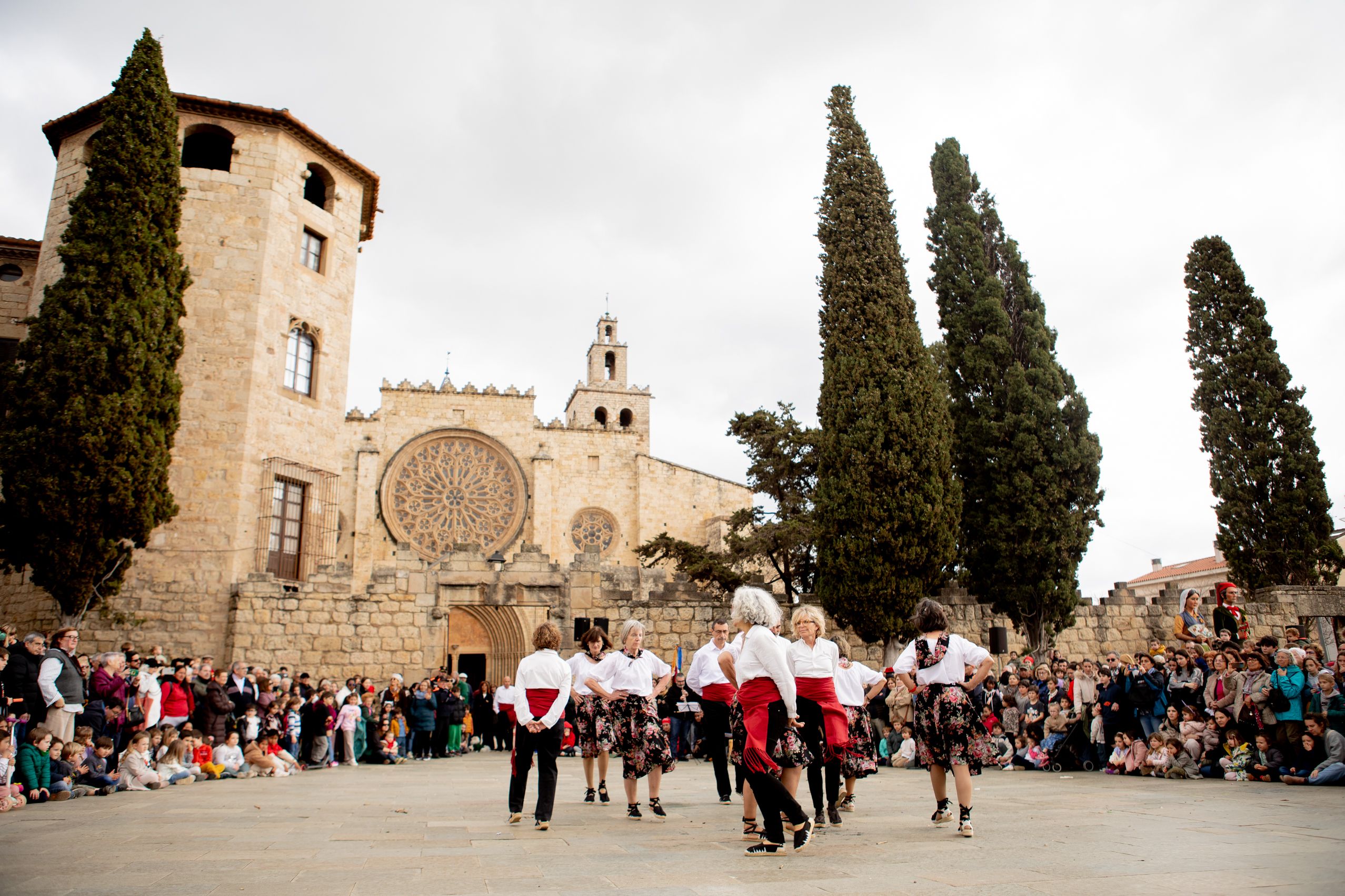 Balls de lluïment de la cultura popular FOTO: Joana Arribas (TOT Sant Cugat)