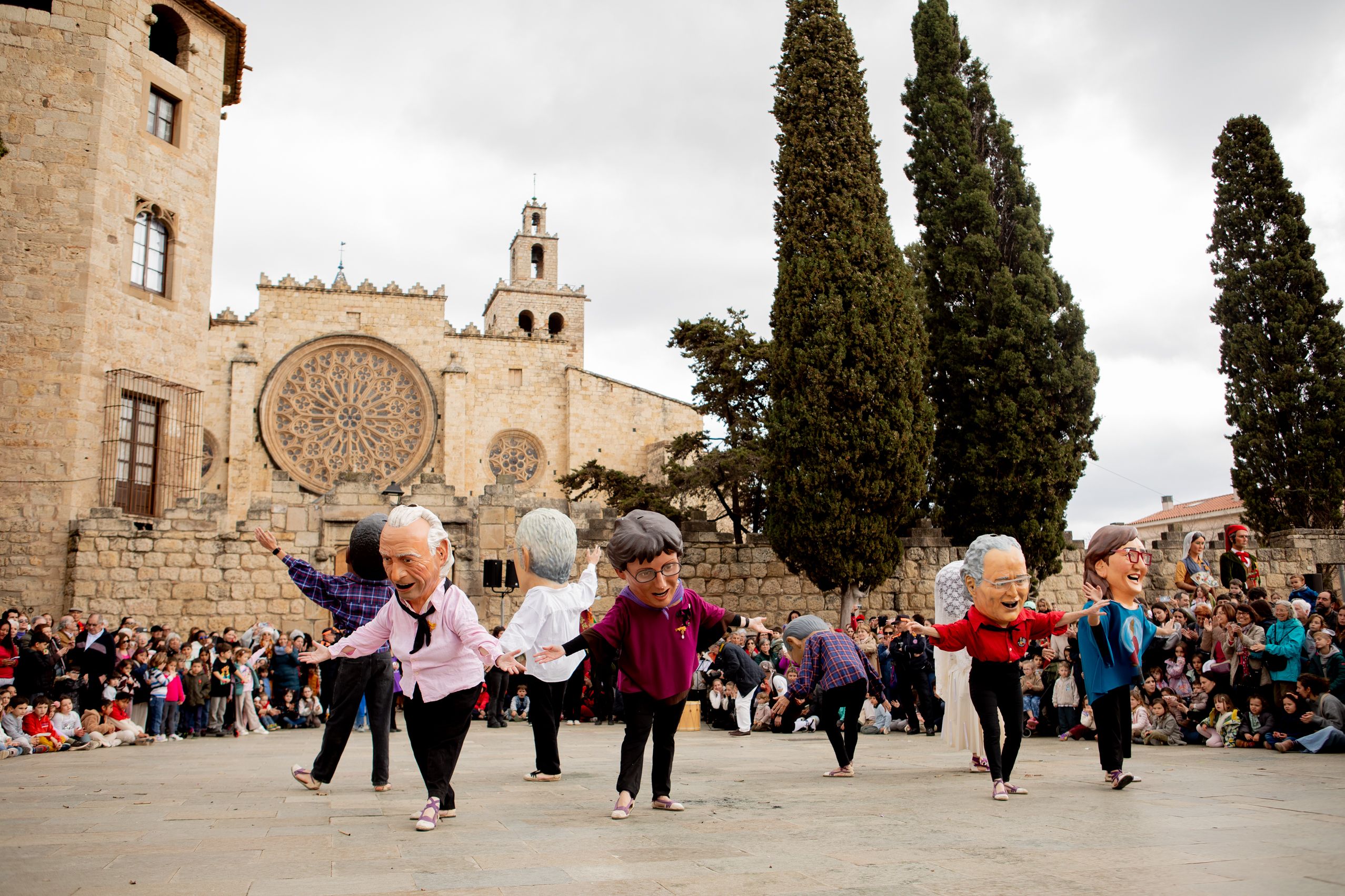 Balls de lluïment de la cultura popular FOTO: Joana Arribas (TOT Sant Cugat)