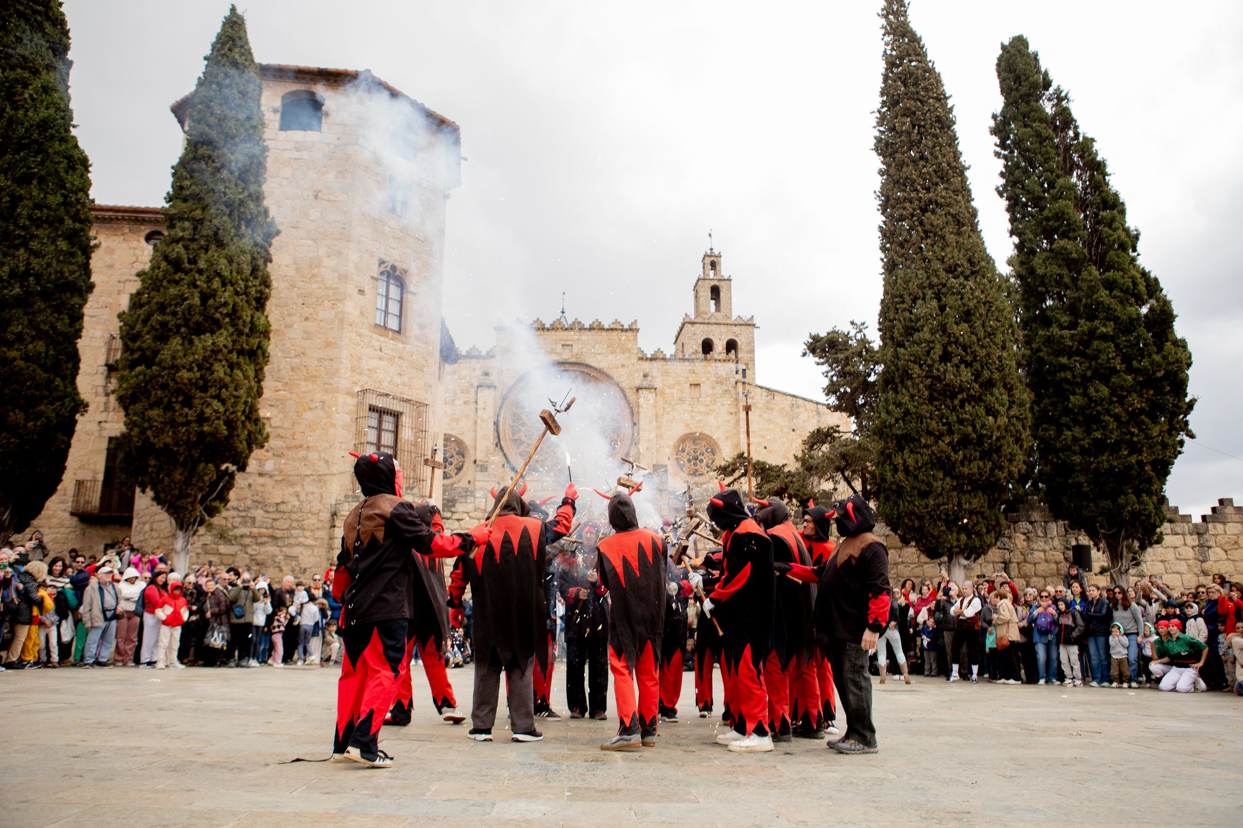 Balls de lluïment de la cultura popular FOTO: Joana Arribas (TOT Sant Cugat)