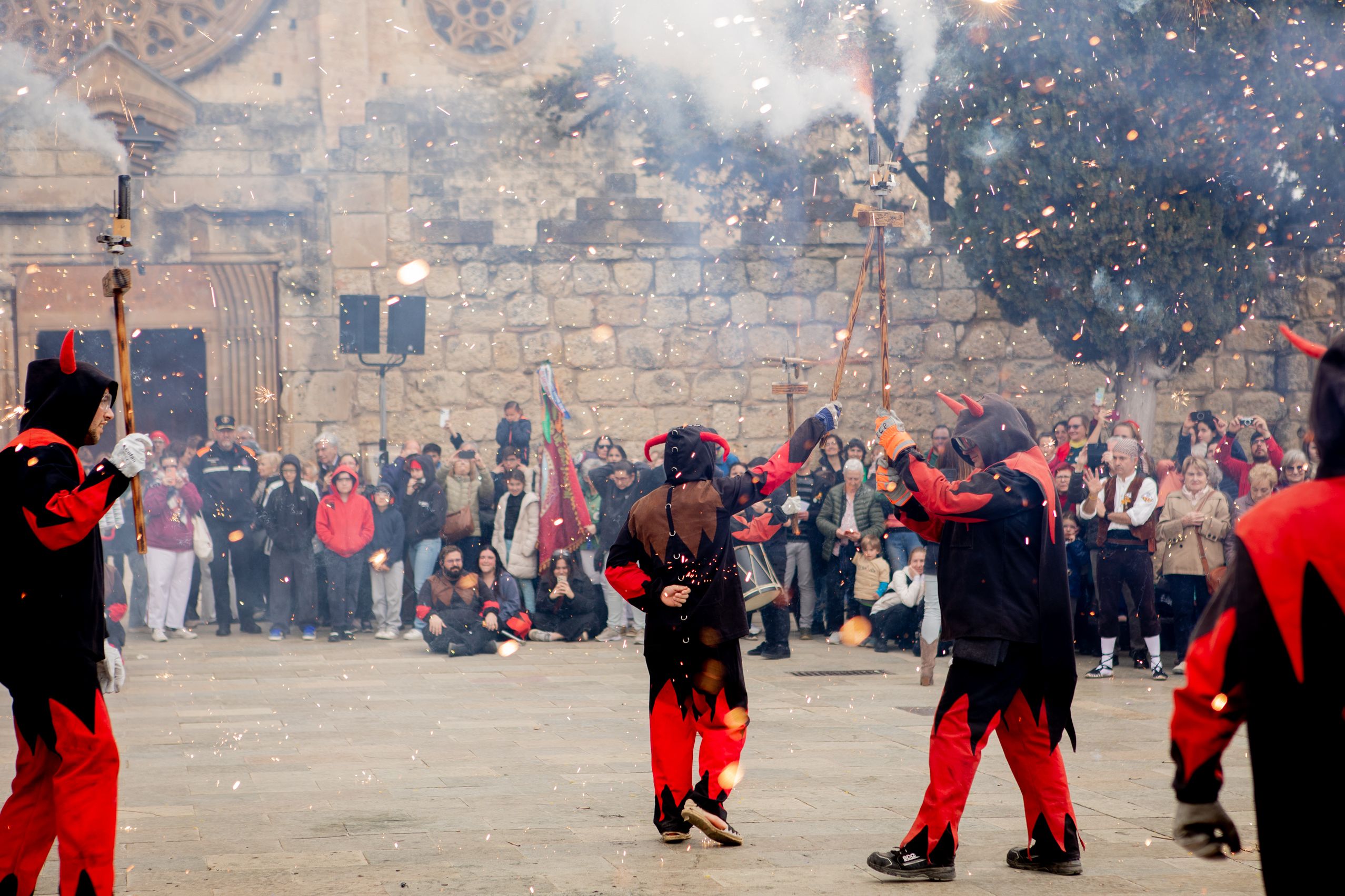Balls de lluïment de la cultura popular FOTO: Joana Arribas (TOT Sant Cugat)