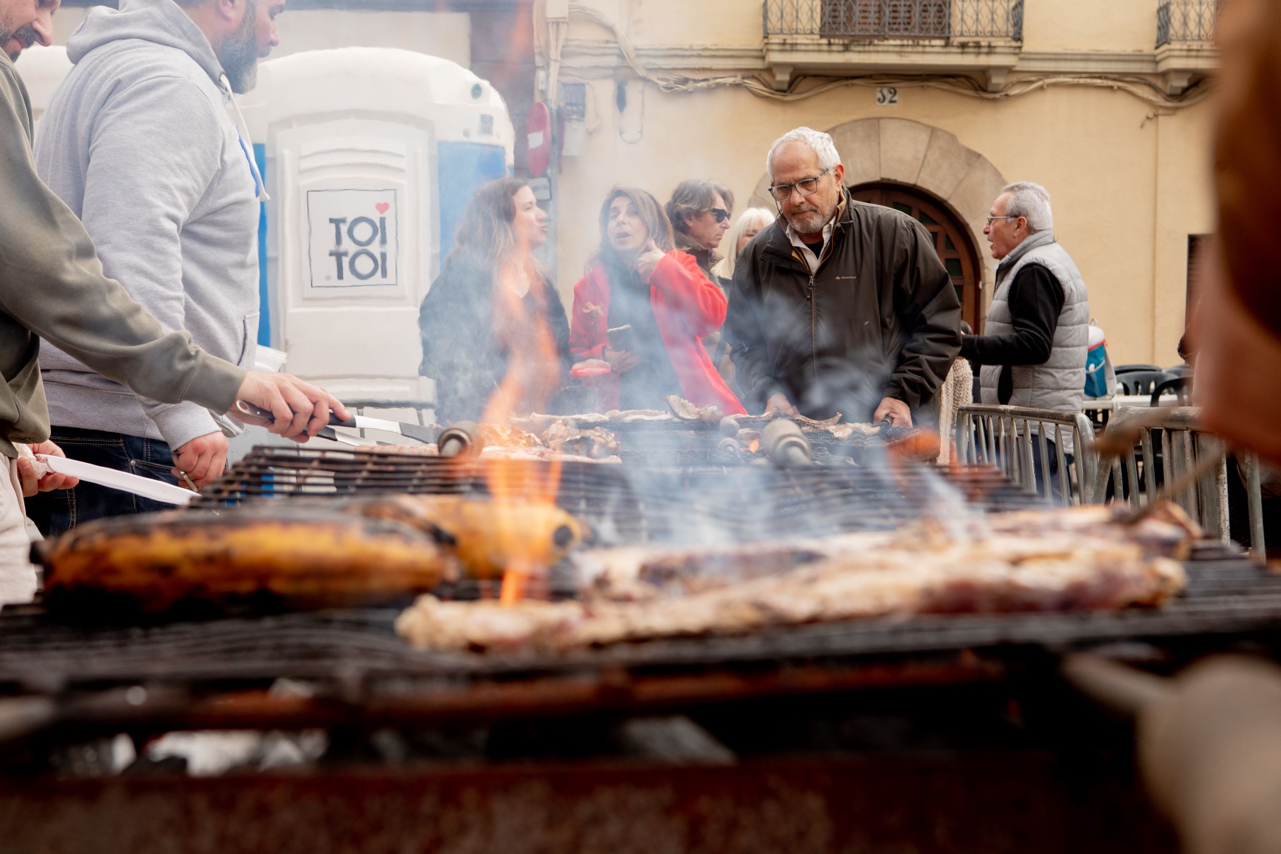 Graellades a la plaça de Barcelona  FOTO: Joana Arribas (TOT Sant Cugat)