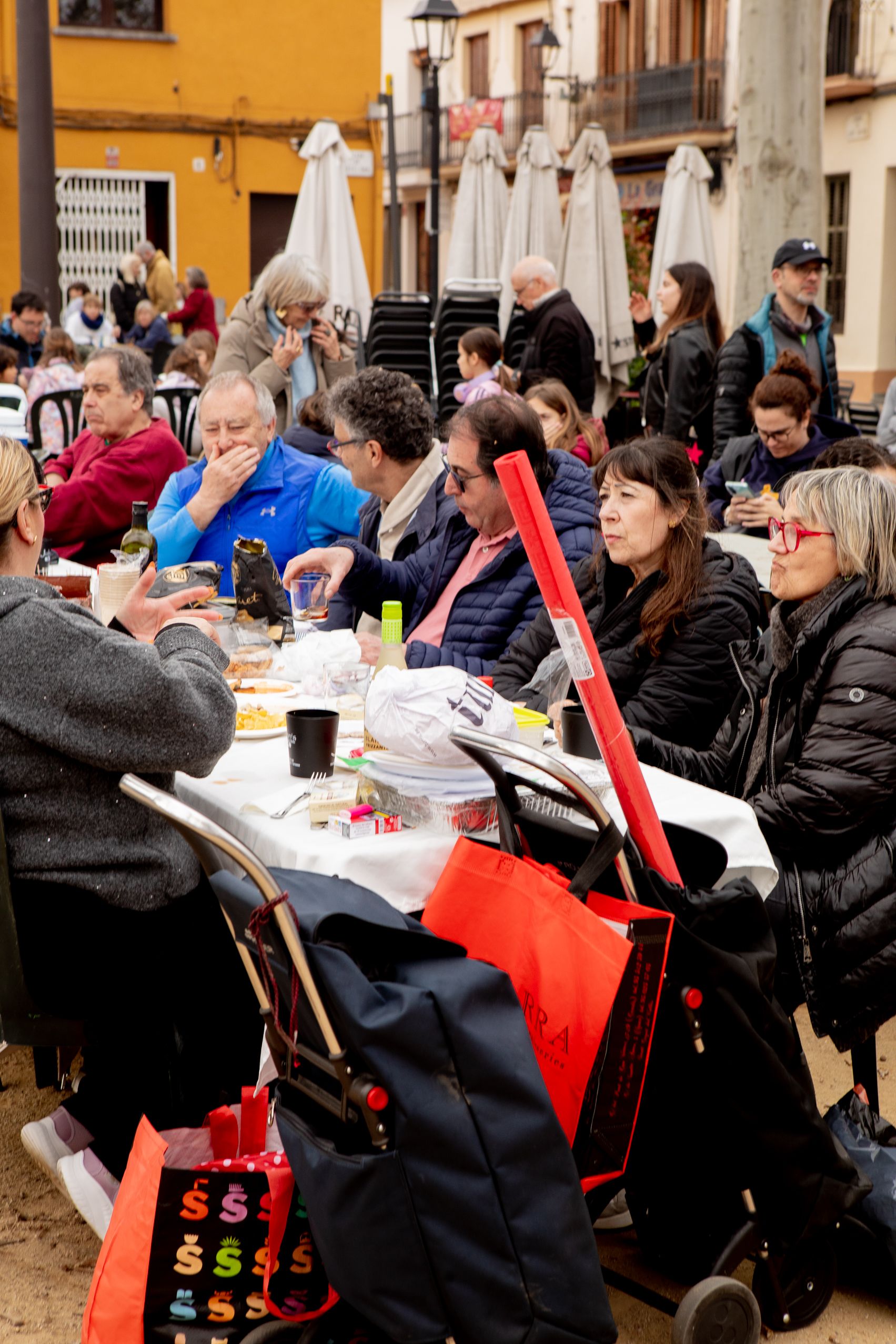 Graellades a la plaça de Barcelona  FOTO: Joana Arribas (TOT Sant Cugat)