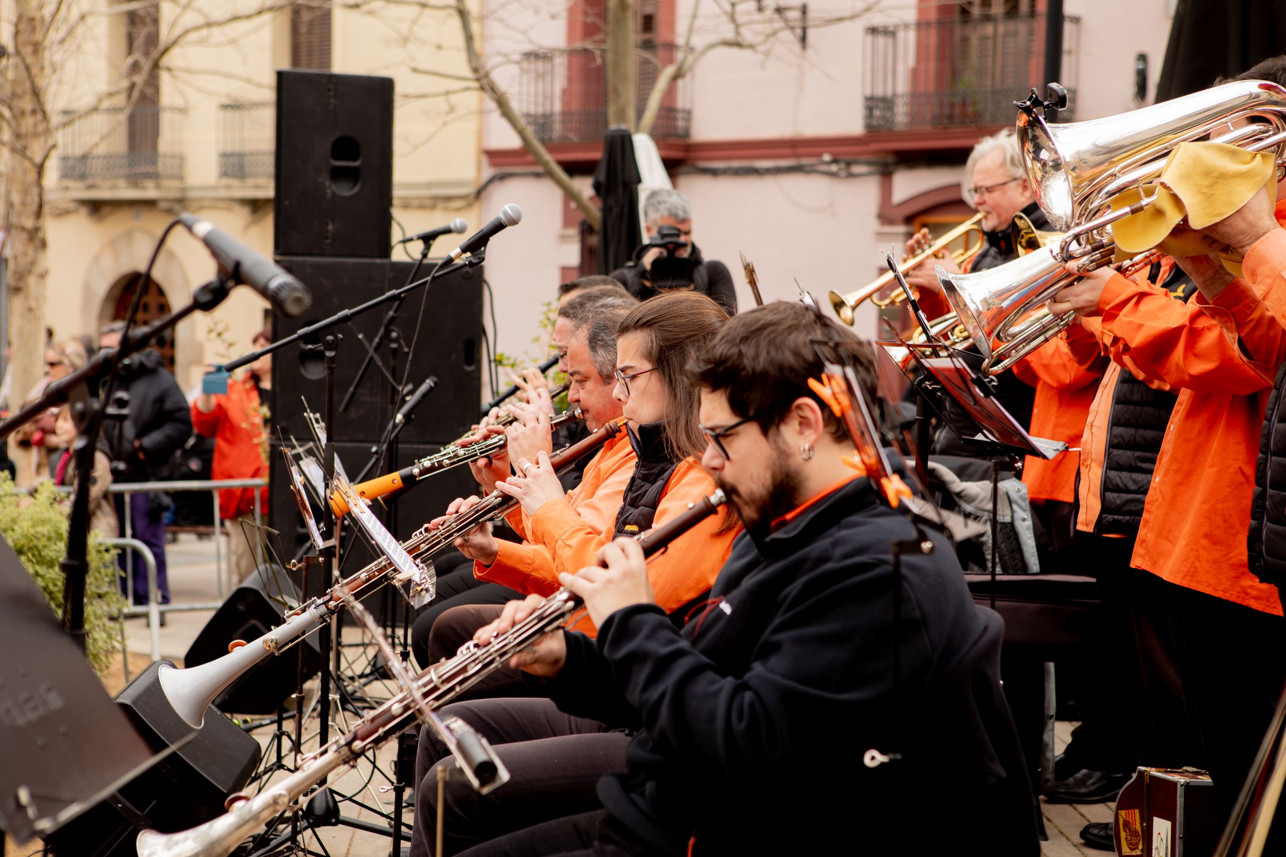 Sardanes a la plaça de Barcelona FOTO: Joana Arribas (TOT Sant Cugat)