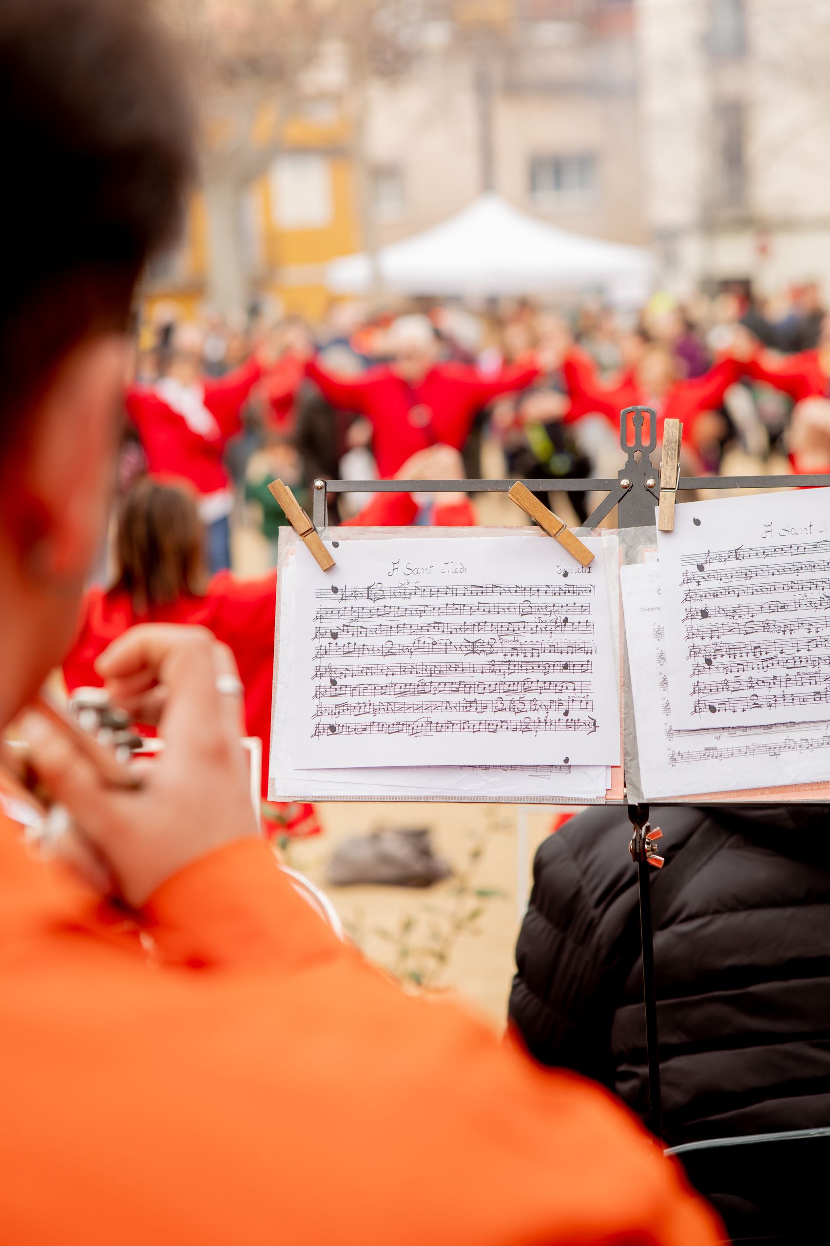Sardanes a la plaça de Barcelona FOTO: Joana Arribas (TOT Sant Cugat)