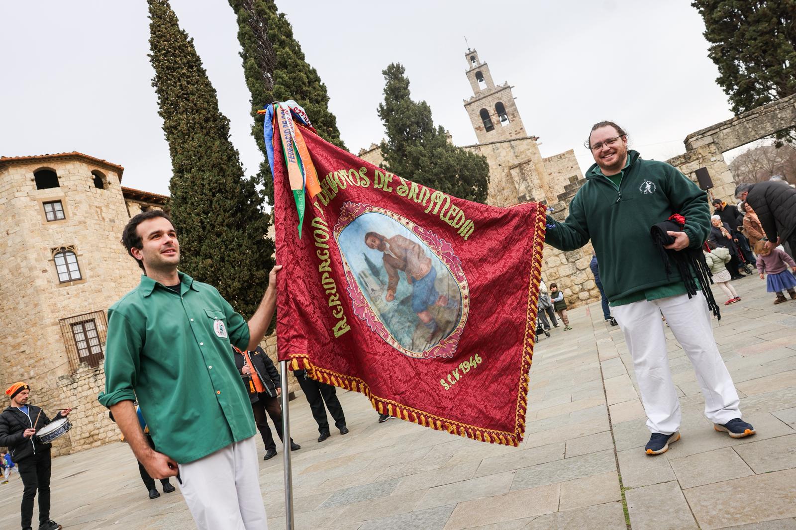 Arribada dels banderers a la plaça d'Octavià FOTO: Ajuntament 