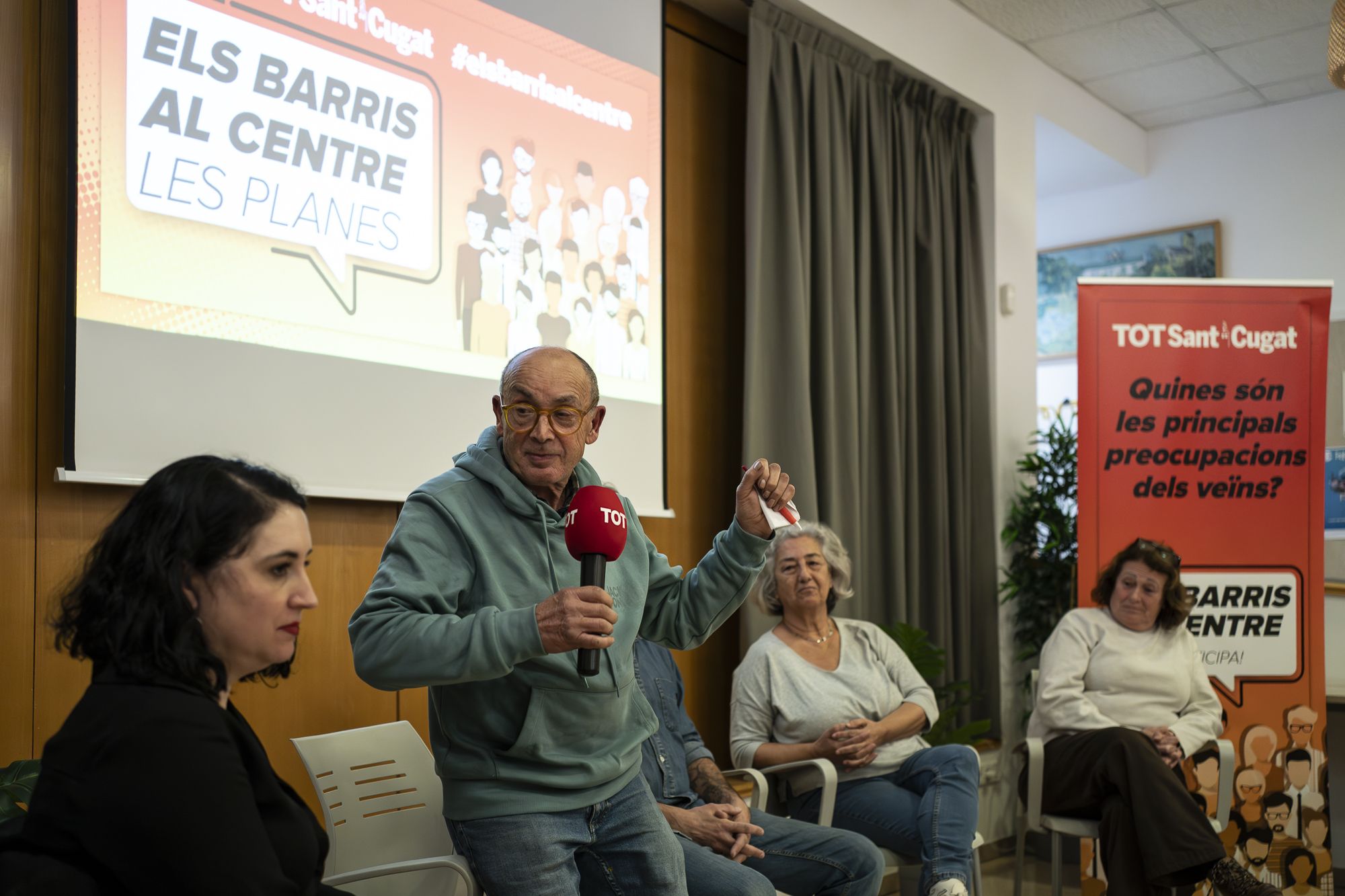 Debat a les Planes del cicle 'Els barris al centre'. FOTO: Mireia Comas (TOT Sant Cugat)