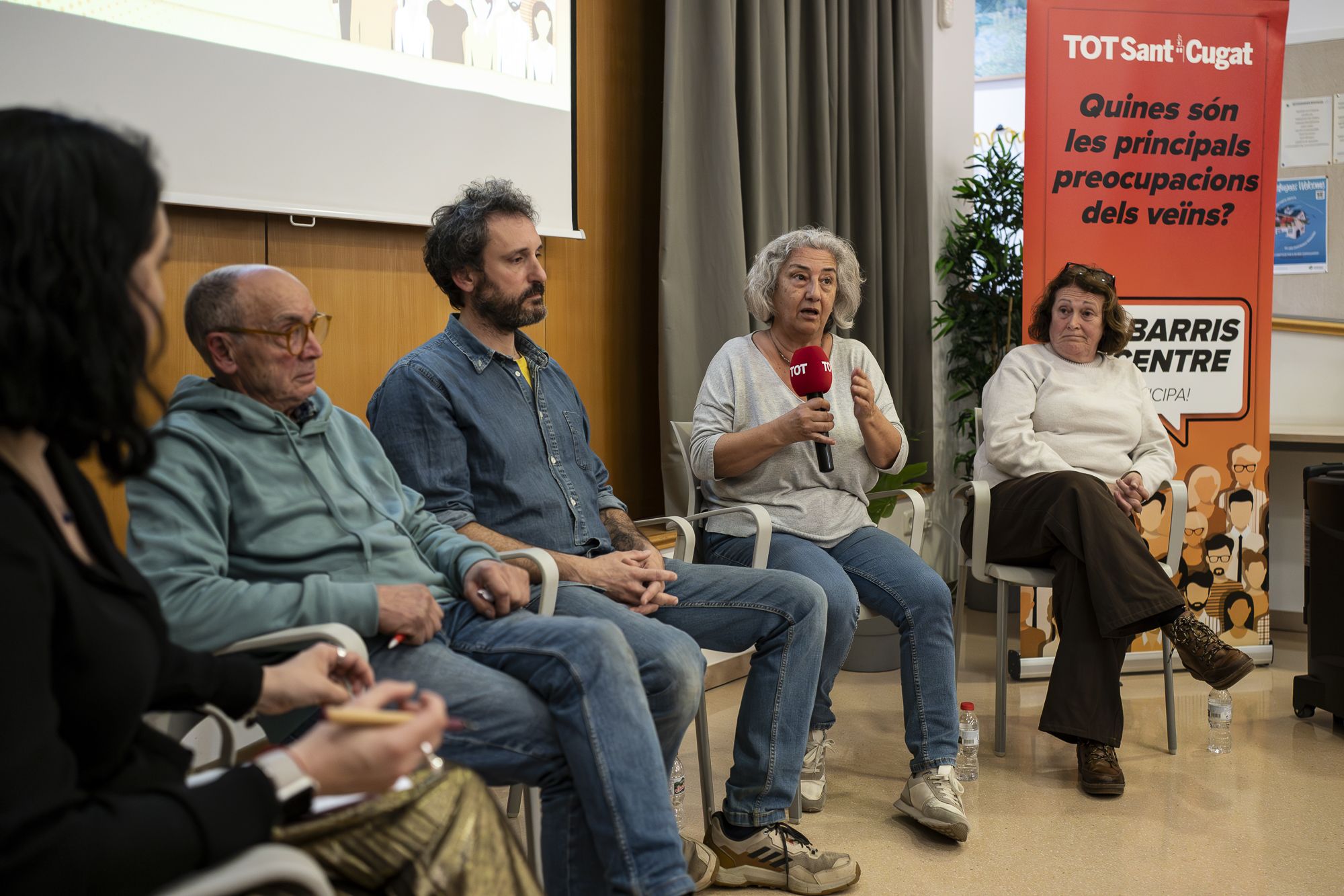 Debat a les Planes del cicle 'Els barris al centre'. FOTO: Mireia Comas (TOT Sant Cugat)