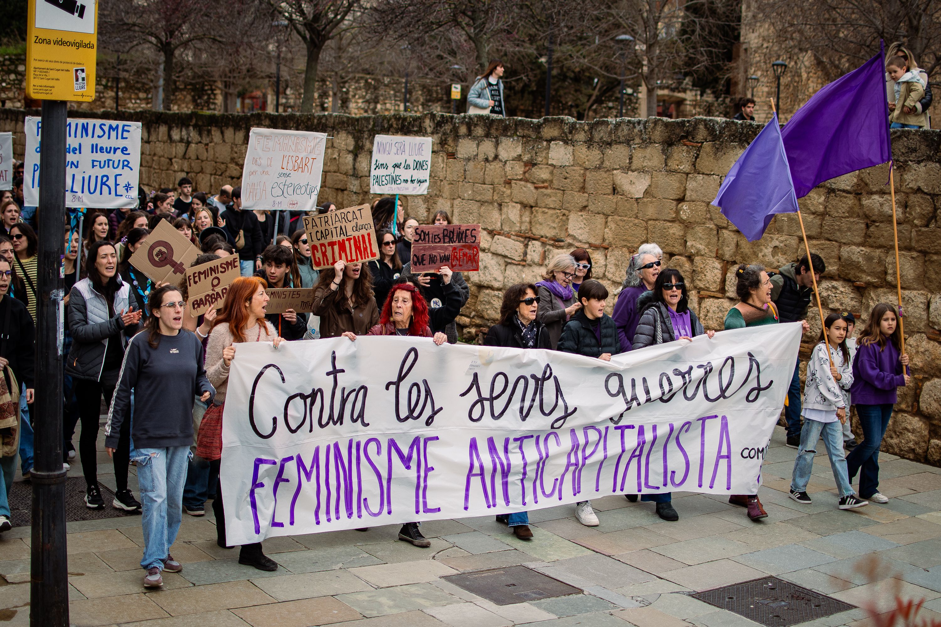 Manifestació del 8M pels carrers de Sant Cugat. FOTO: Pol Rodríguez (TOT Sant Cugat)