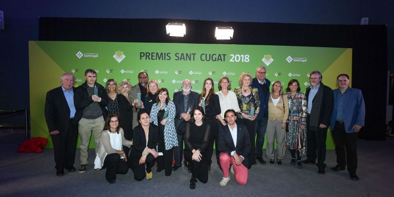 Guanyadors de la 14a edició dels Premis Ciutat de Sant Cugat amb l'alcaldessa del moment, Carmela Fortuny. FOTO: Ajuntament