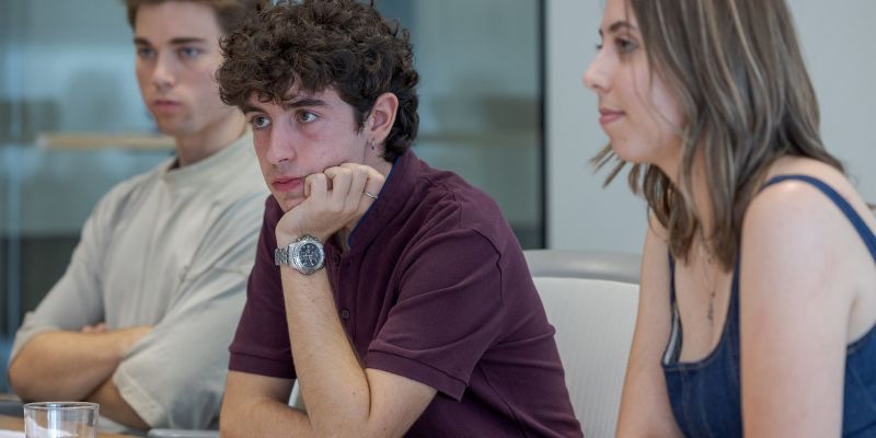 Alumnes becats a la segona edició de les Beques Joves Talents de Veolia, al curs 2025-2026. FOTO: Cedida