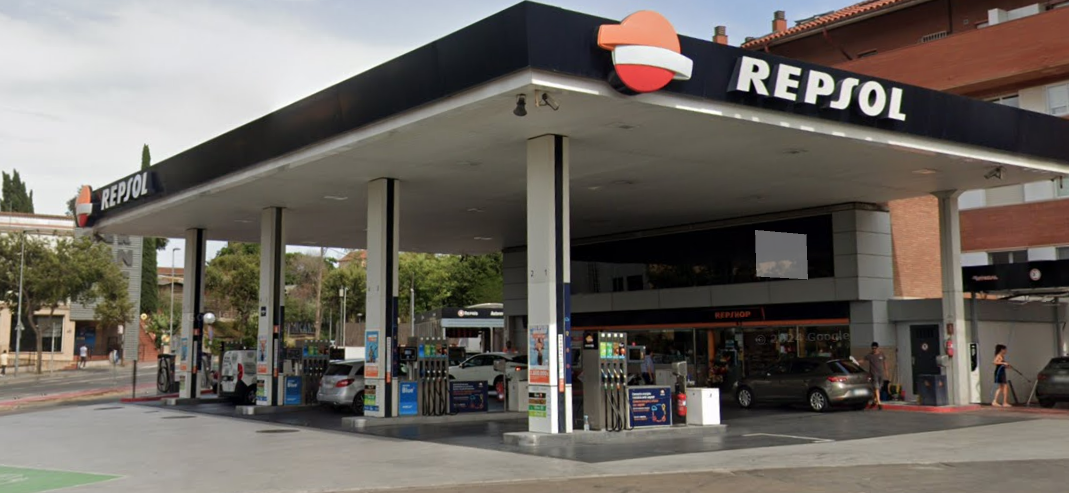 Una de les benzineres a l'entrada de Sant Cugat. FOTO: Google Maps