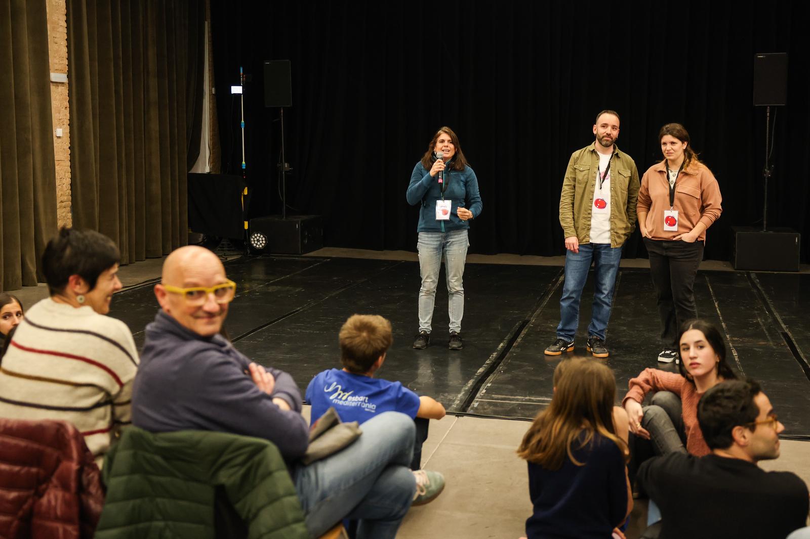 Presentació del festiva Gatzara amb l'Esbart Mediterrània. FOTO: Ajuntament